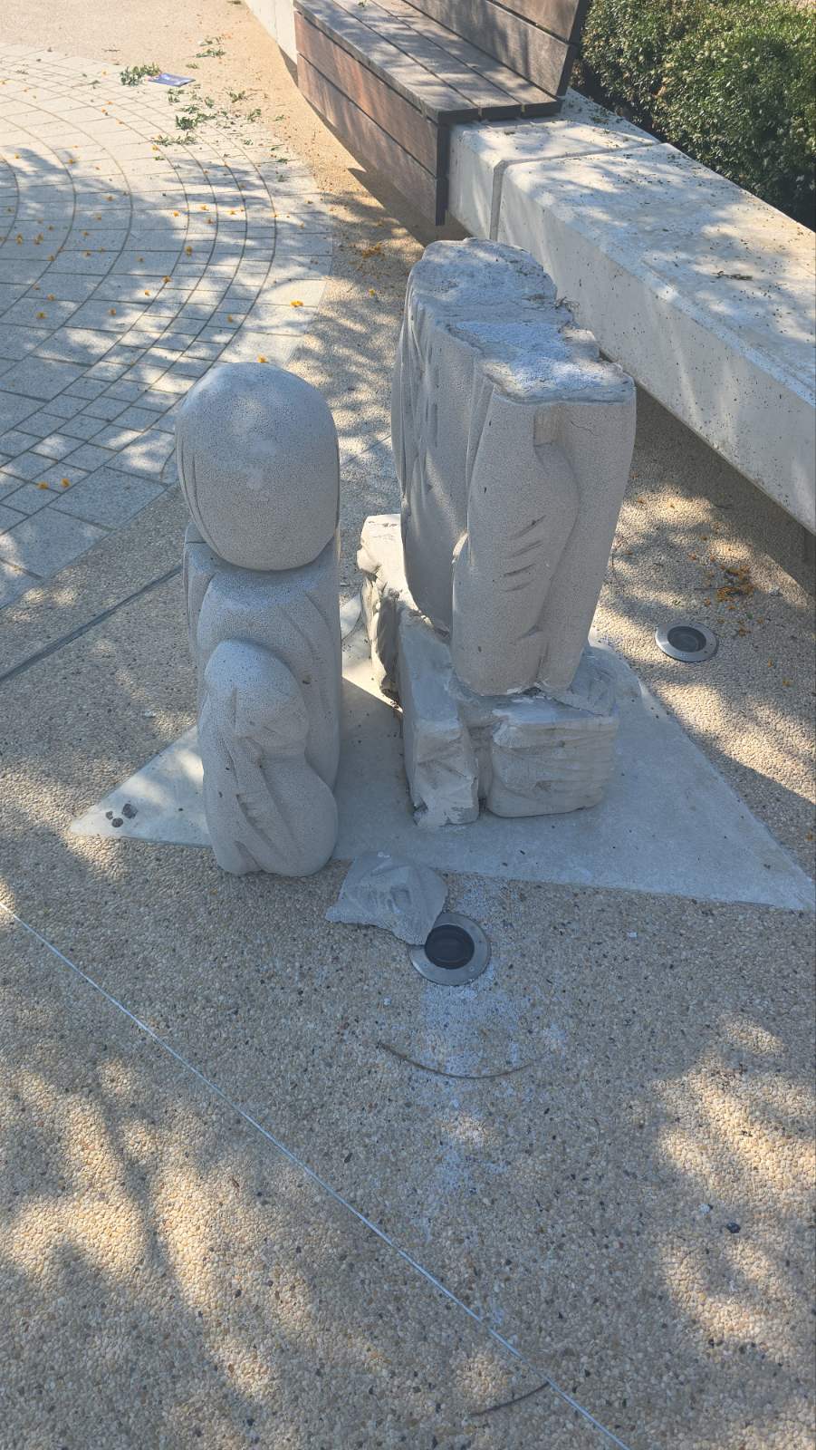 vandalism, sculpture, artist's park, Vyras, mayor