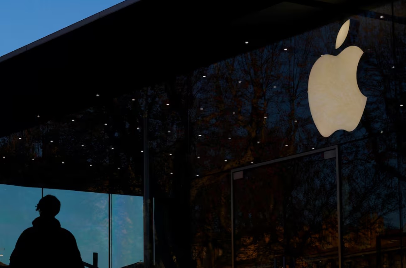 cover Apple to spend $30 billion on Broadcom chips as it boosts US sourcing