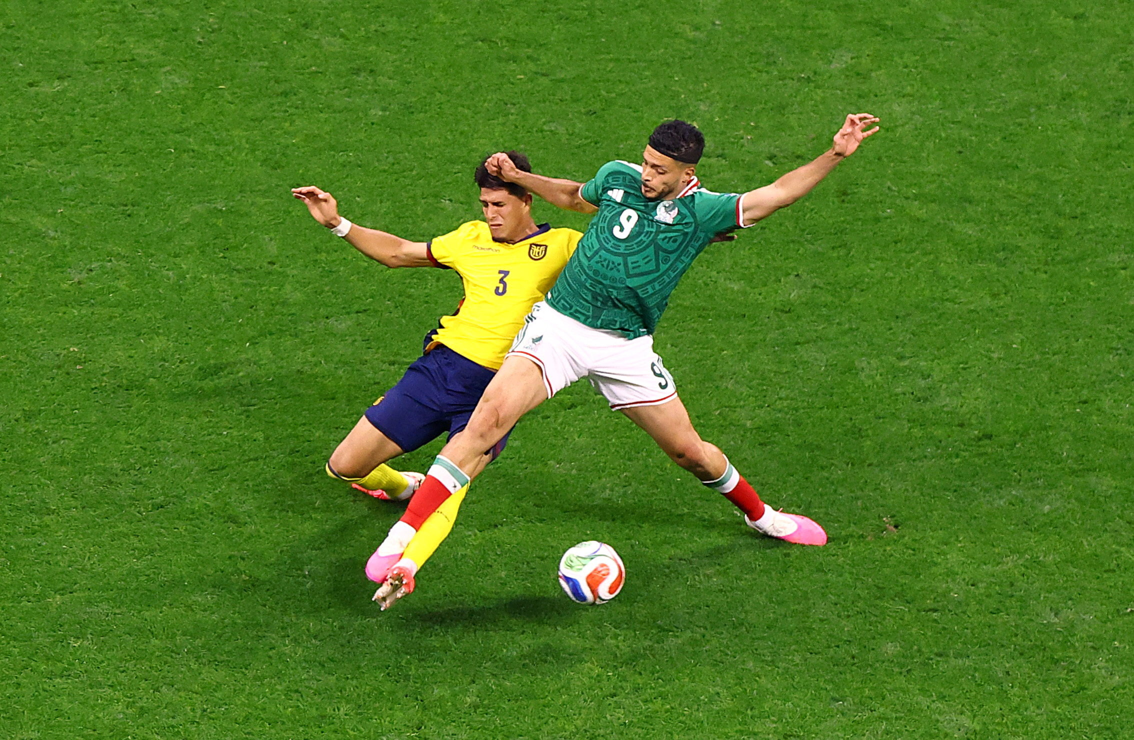 image Mexico end knockout hoodoo with win over Ecuador to reach World Cup last 16