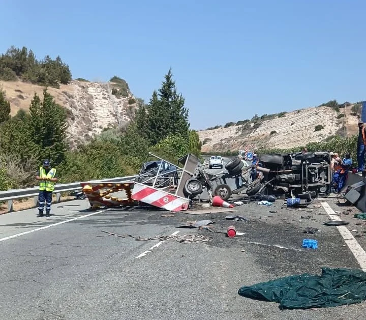 cover Limassol-Paphos highway closed after Paramali crash
