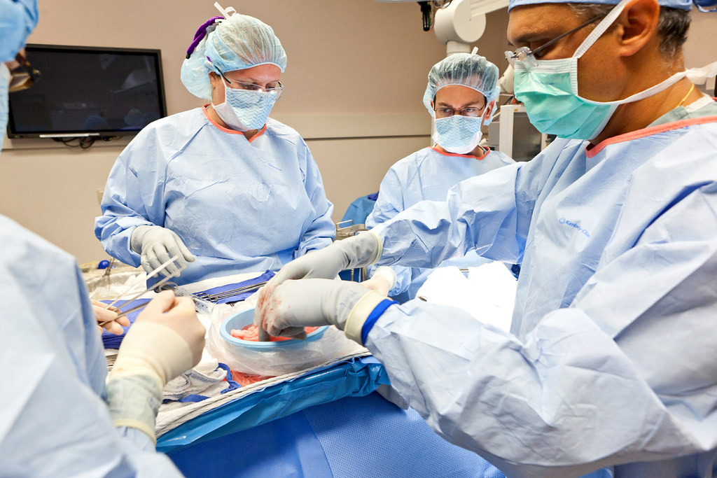 image Cypriot girl gets kidney through ‘domino transplant’