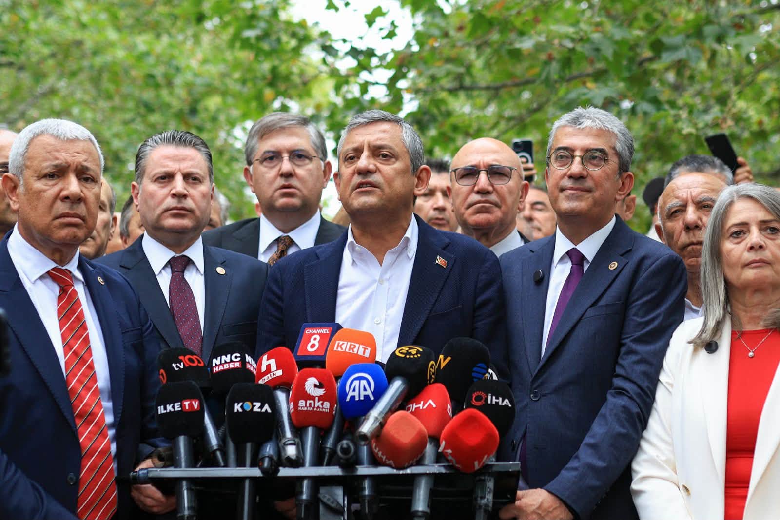 cover CHP’s Cyprus branch defects to Ozel’s New Party