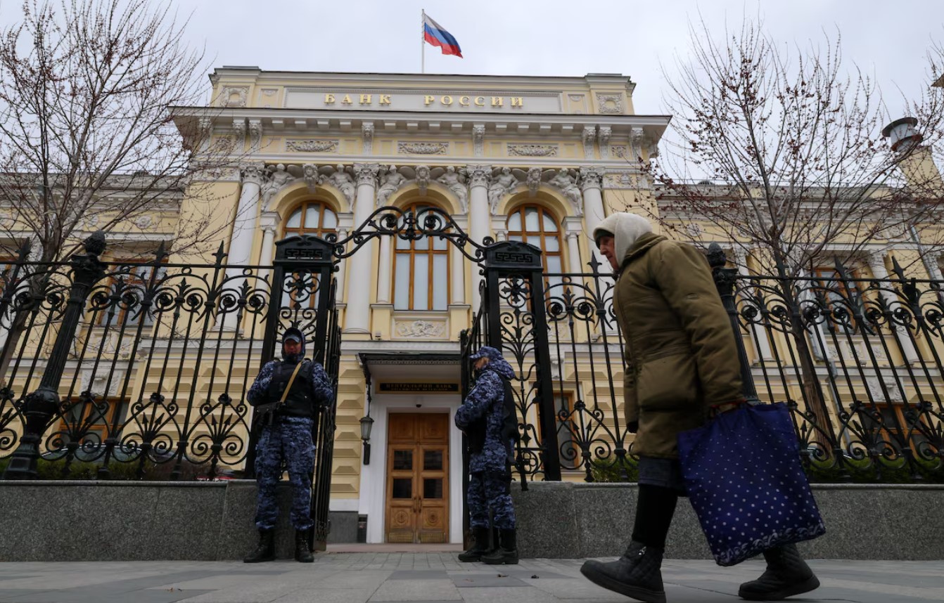 cover Russian banks face vulnerability as war economy strains resources