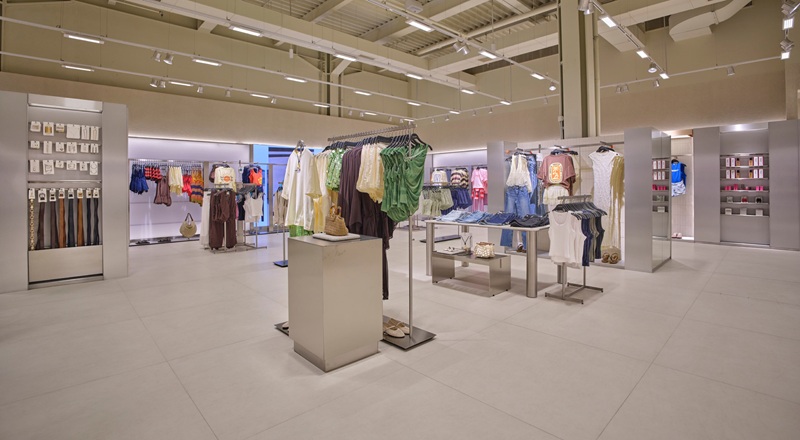 PULL&BEAR reopens Mall of Cyprus store with new look