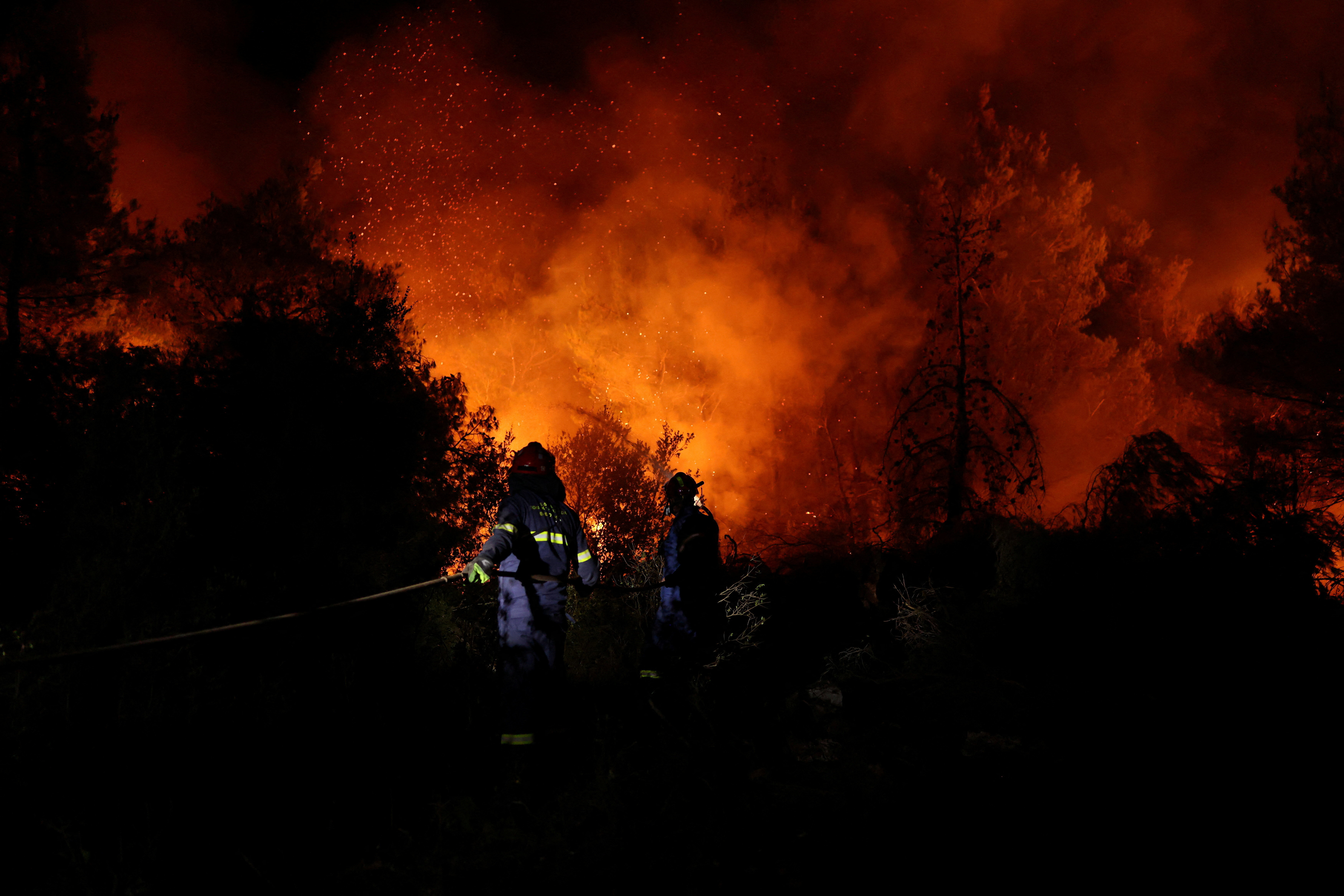 cover Cyprus ‘ready to assist’ Greece in battle against wildfires, Christodoulides says