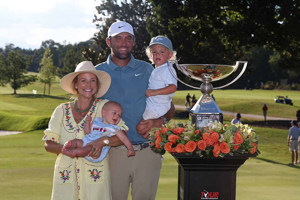 image Scheffler wins 2nd FedEx Cup title, passes Tiger on money list