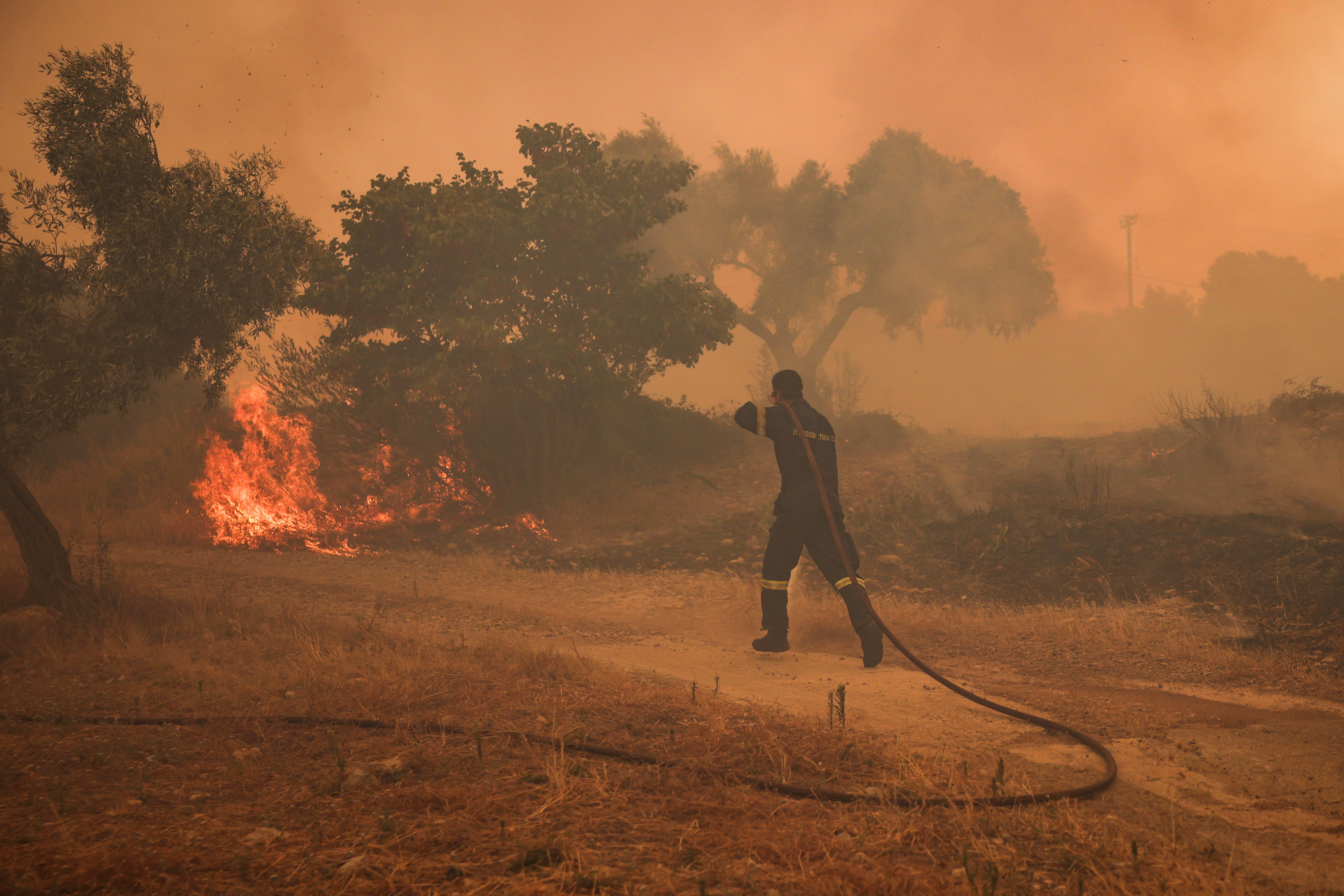 cover Cyprus awaits Greece&#8217;s call, fire chief says