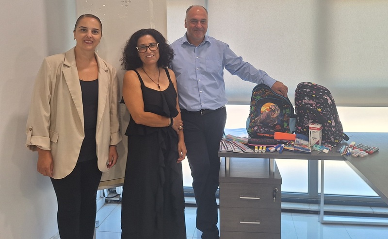 Eurobank staff participate in drive to get school supplies to needy children