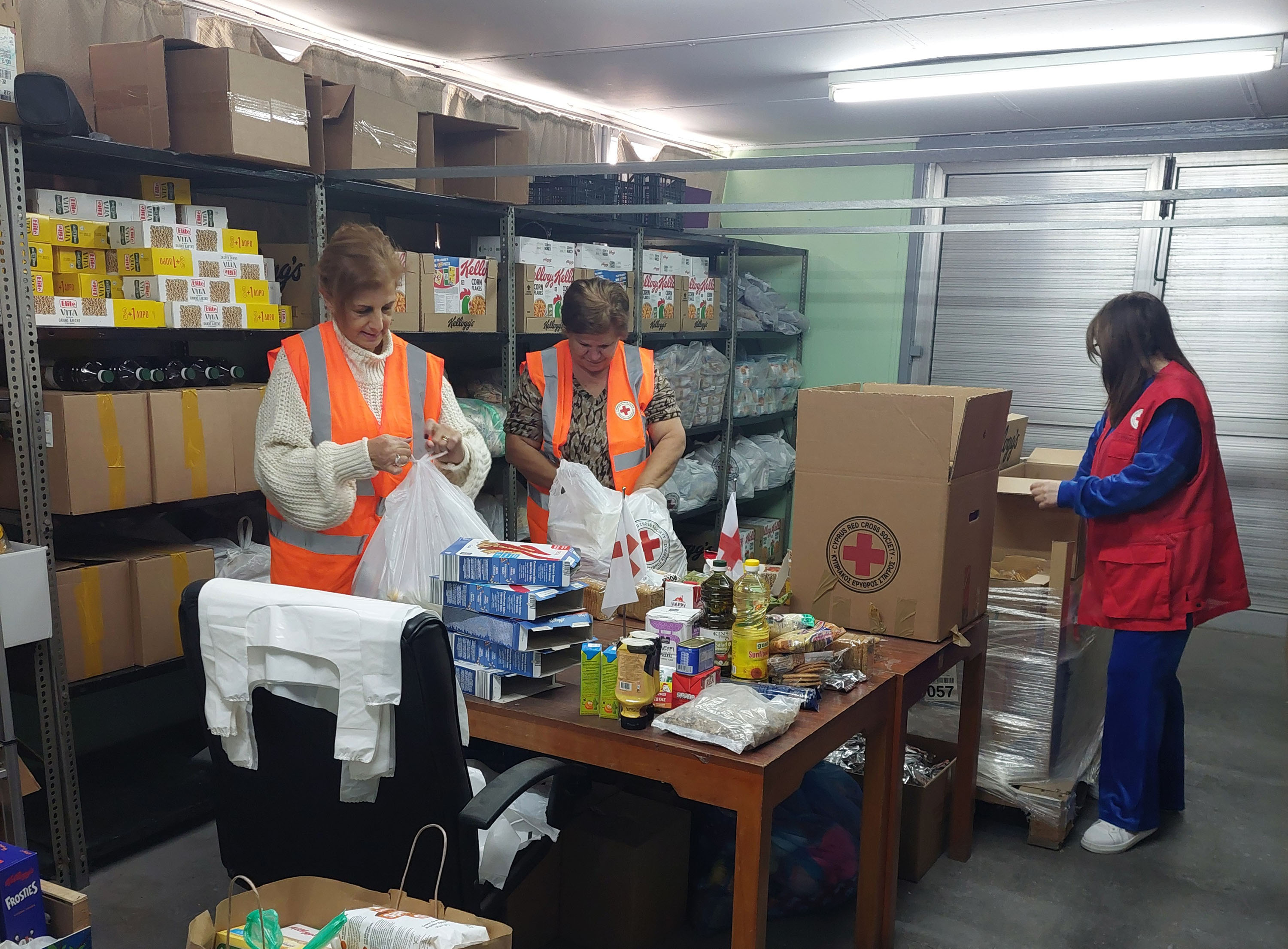 Red Cross, aid, humanitarian aid, vulnerable families