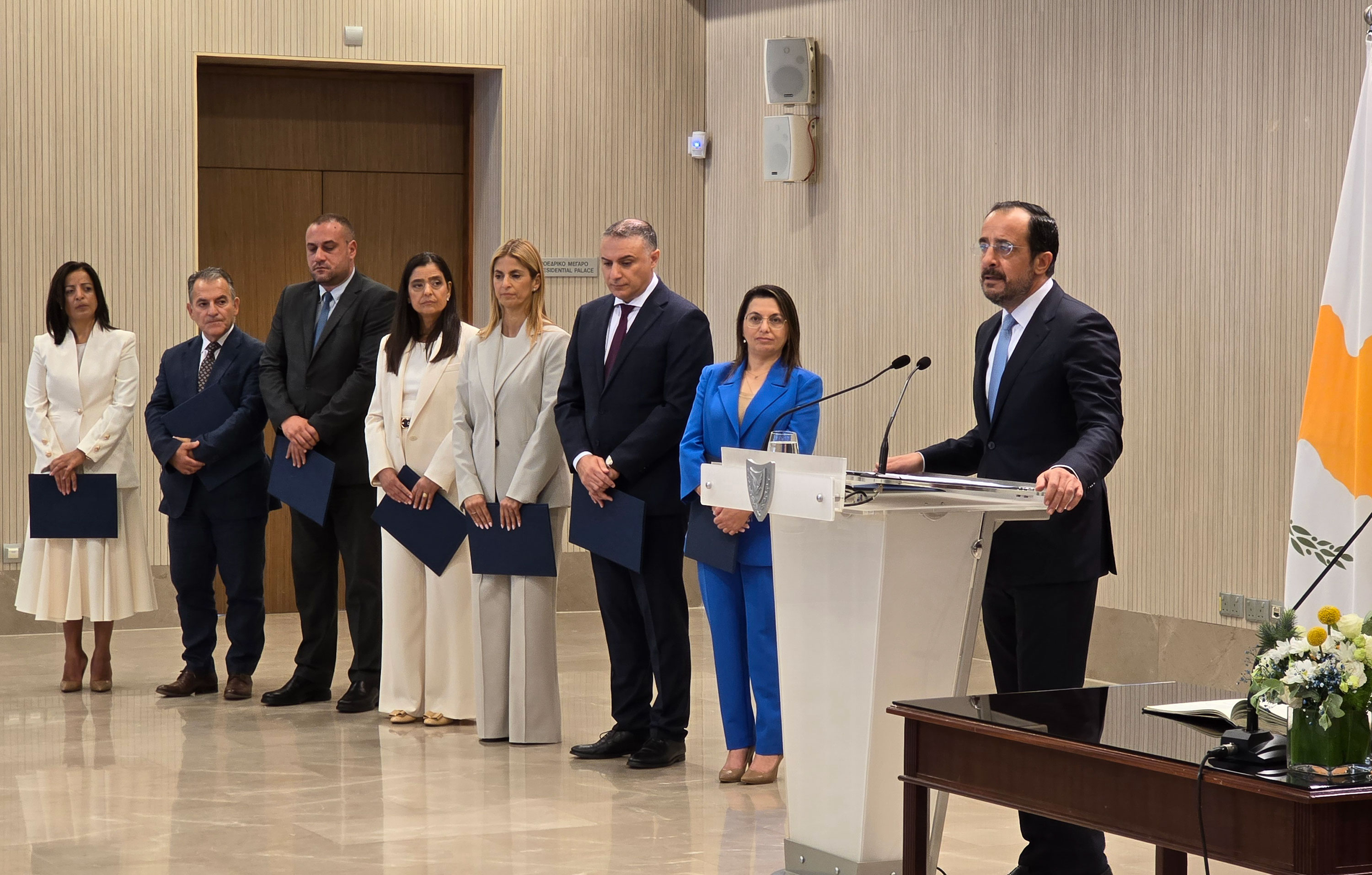 Christodoulides praises govt, outgoing ministers at replacements’ swearing-in