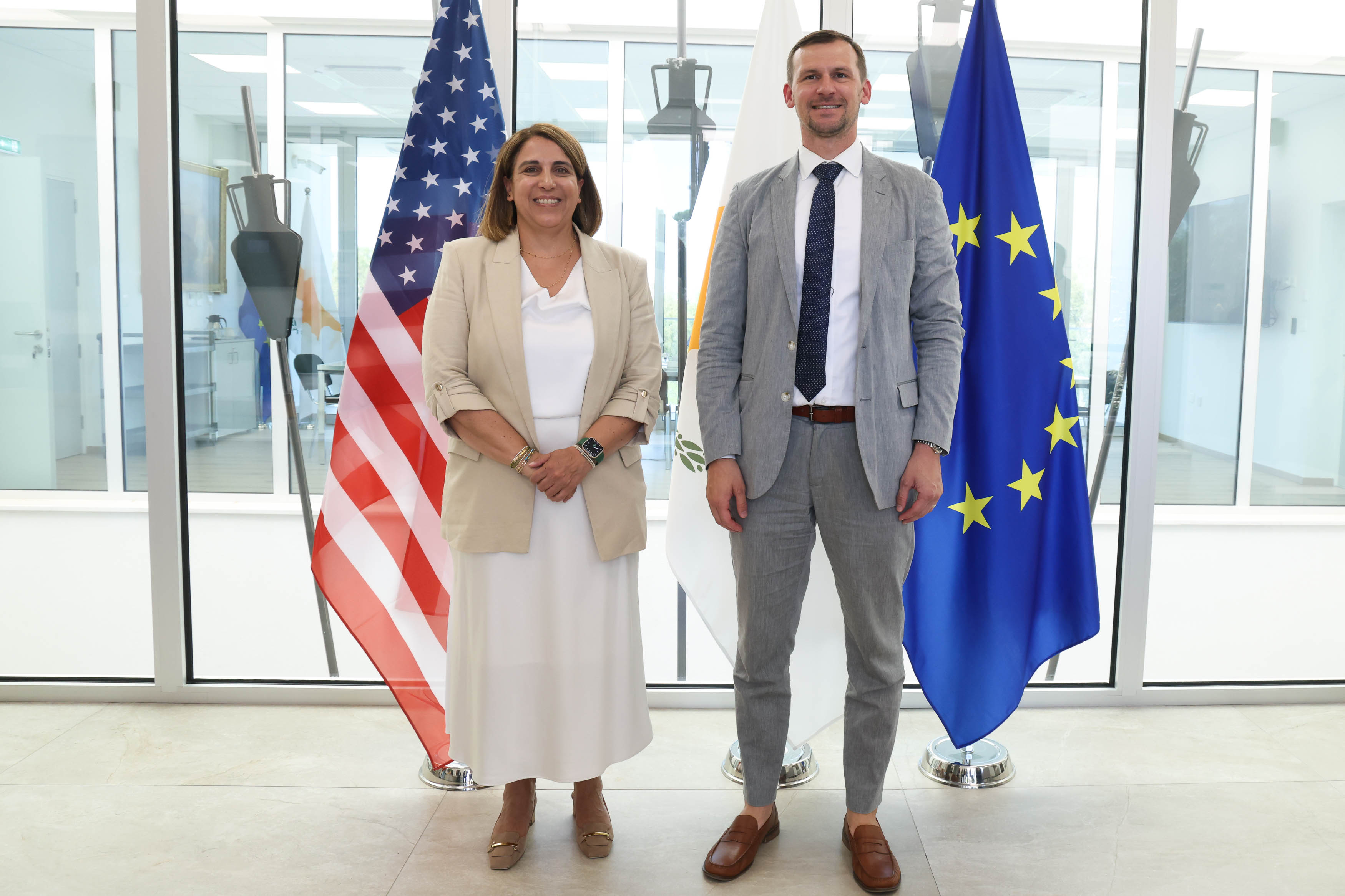 cover Cyprus’ visa waiver bid stalls as US reviews scheme