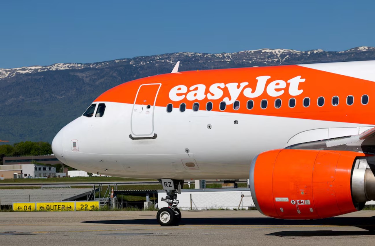 cover Bidding war for easyJet enters final stretch as Castlelake deadline extended