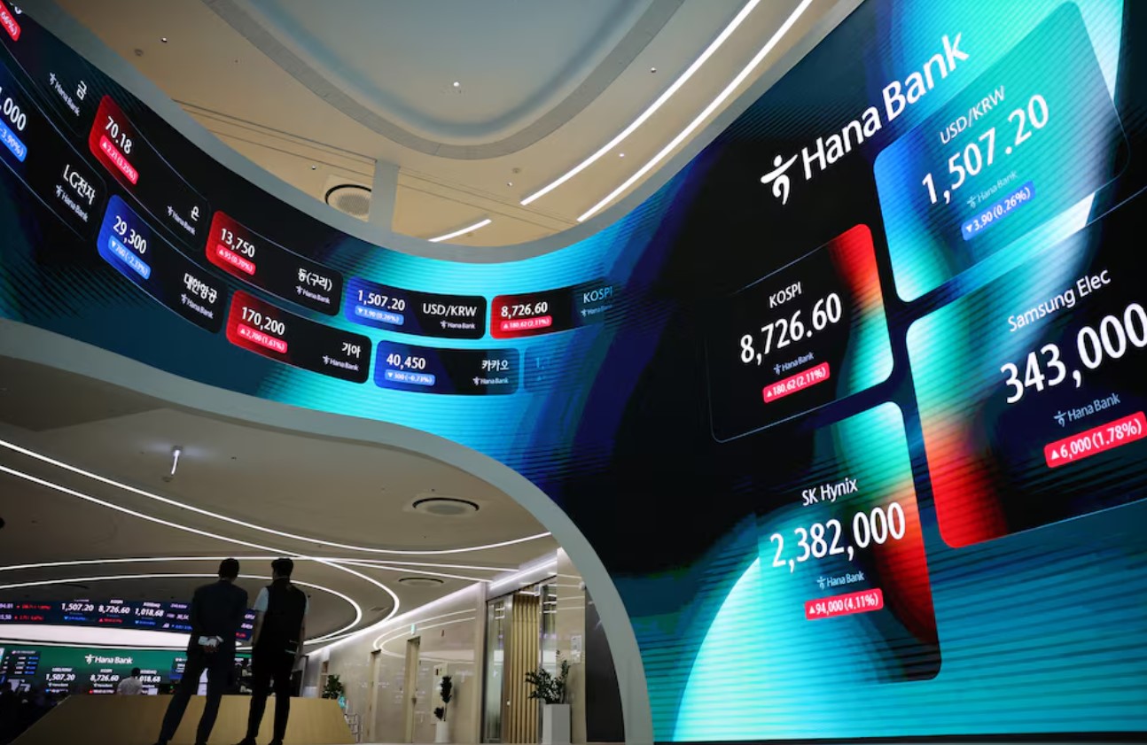 image Global funds bet on South Korean chipmakers after leverage-driven July collapse