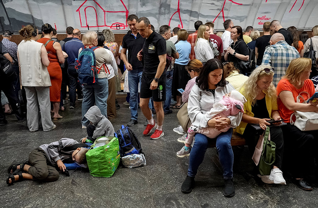 image Russian drone barrage on Kyiv enters fifth day, disrupting life across capital