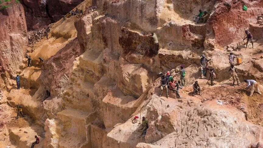 cover 100 dead after gold mine landslide in Central African Republic