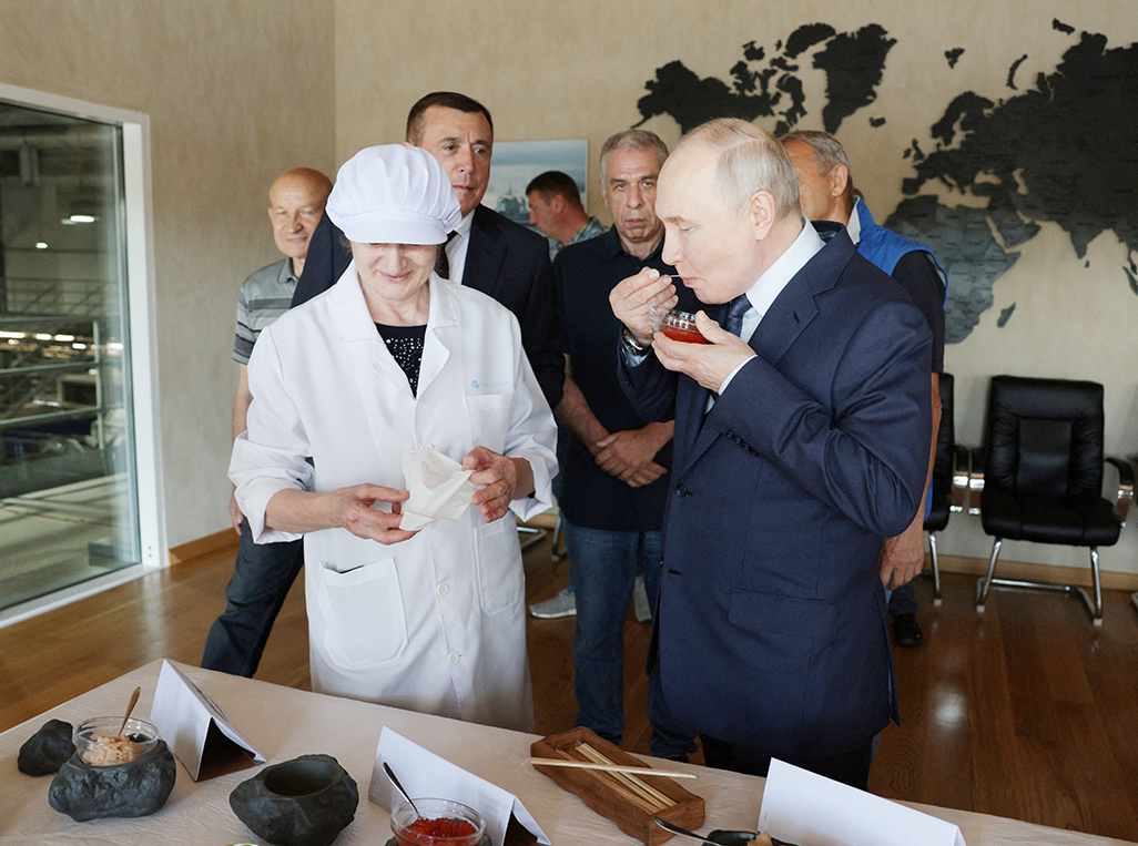 cover Putin visits disputed island near Japan, drawing Tokyo&#8217;s ire