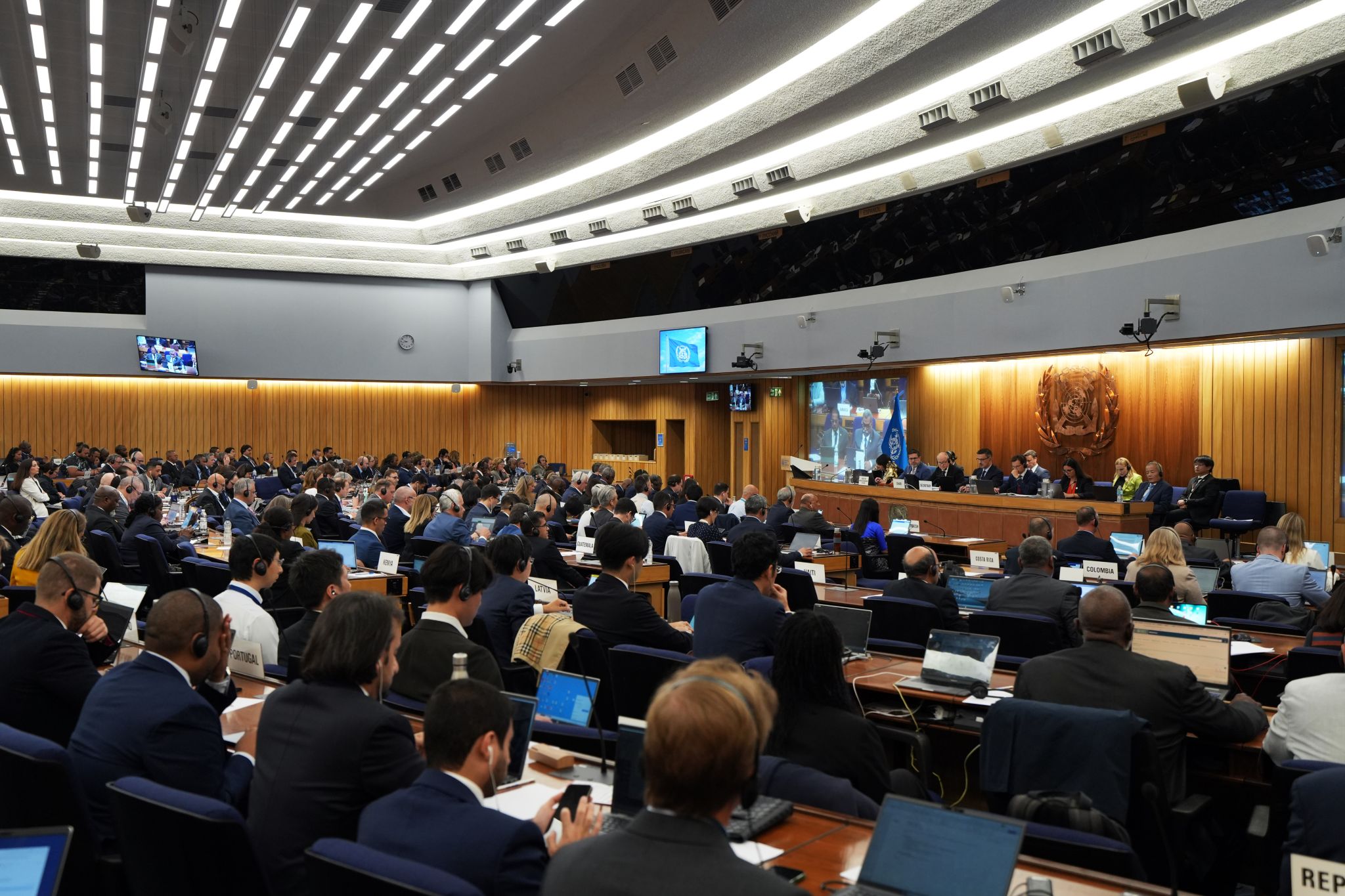cover Cyprus shipping caught between investment decisions and unfinished IMO rules 
