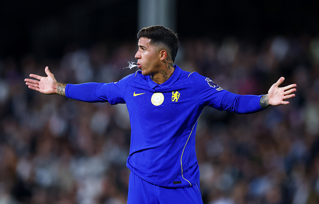 cover Man City agree record £125m fee for Chelsea&#8217;s Fernandez