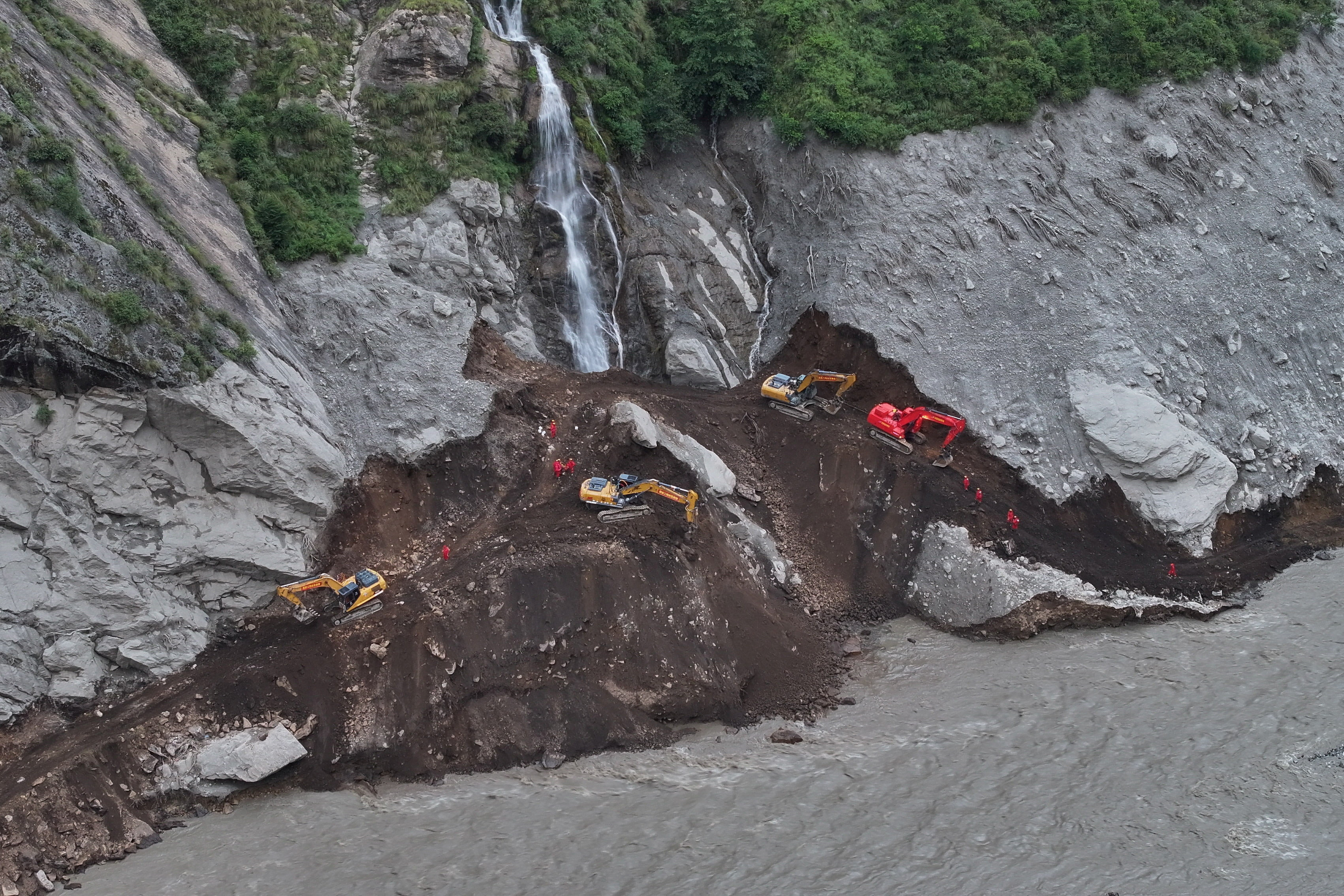 cover Hopes of finding survivors dim a week after catastrophic Nepal flood