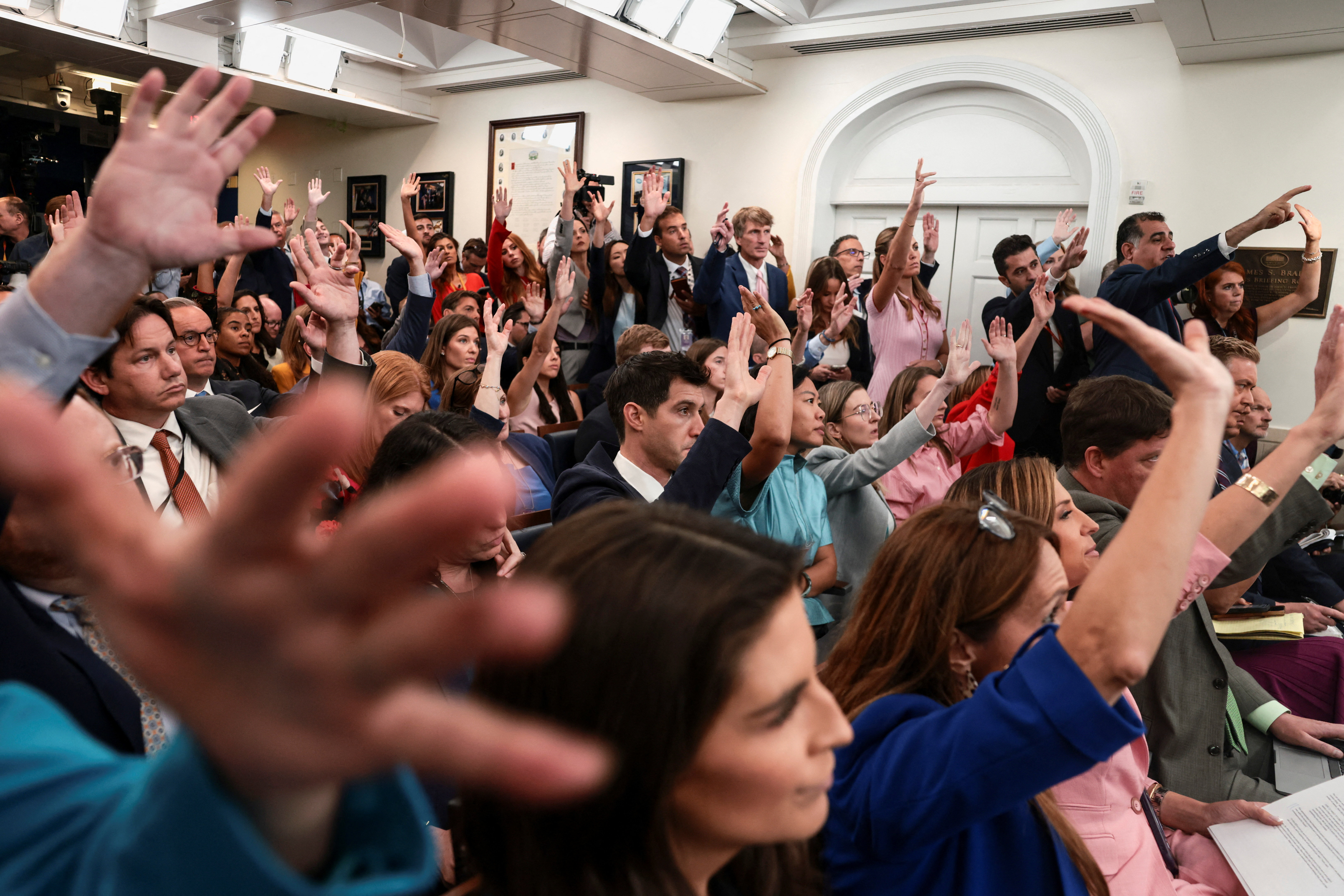image White House reinstates access to CNN, MS NOW and Politico following judge&#8217;s order