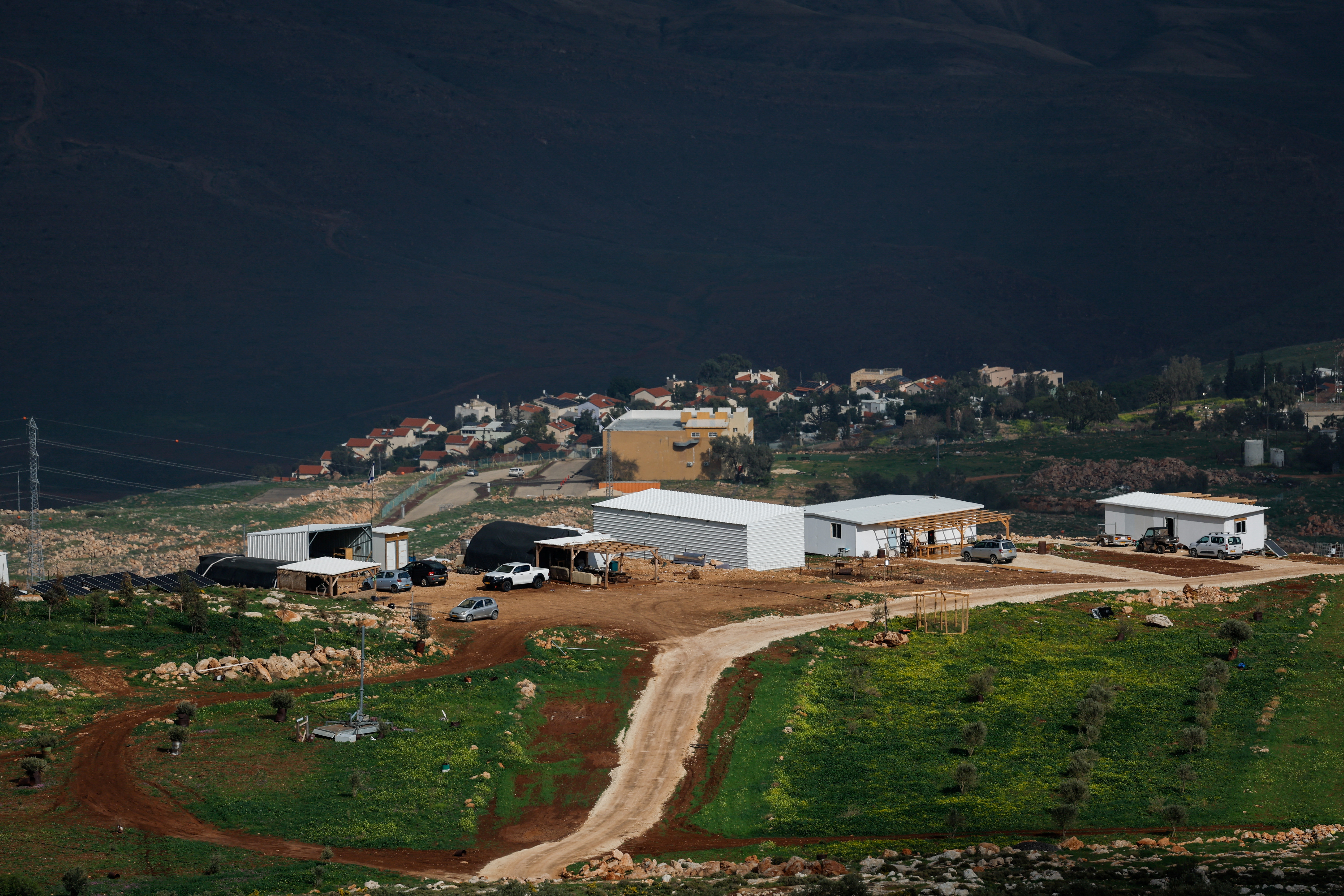 cover UK to sanction Israeli West Bank settlements in support for two-state solution