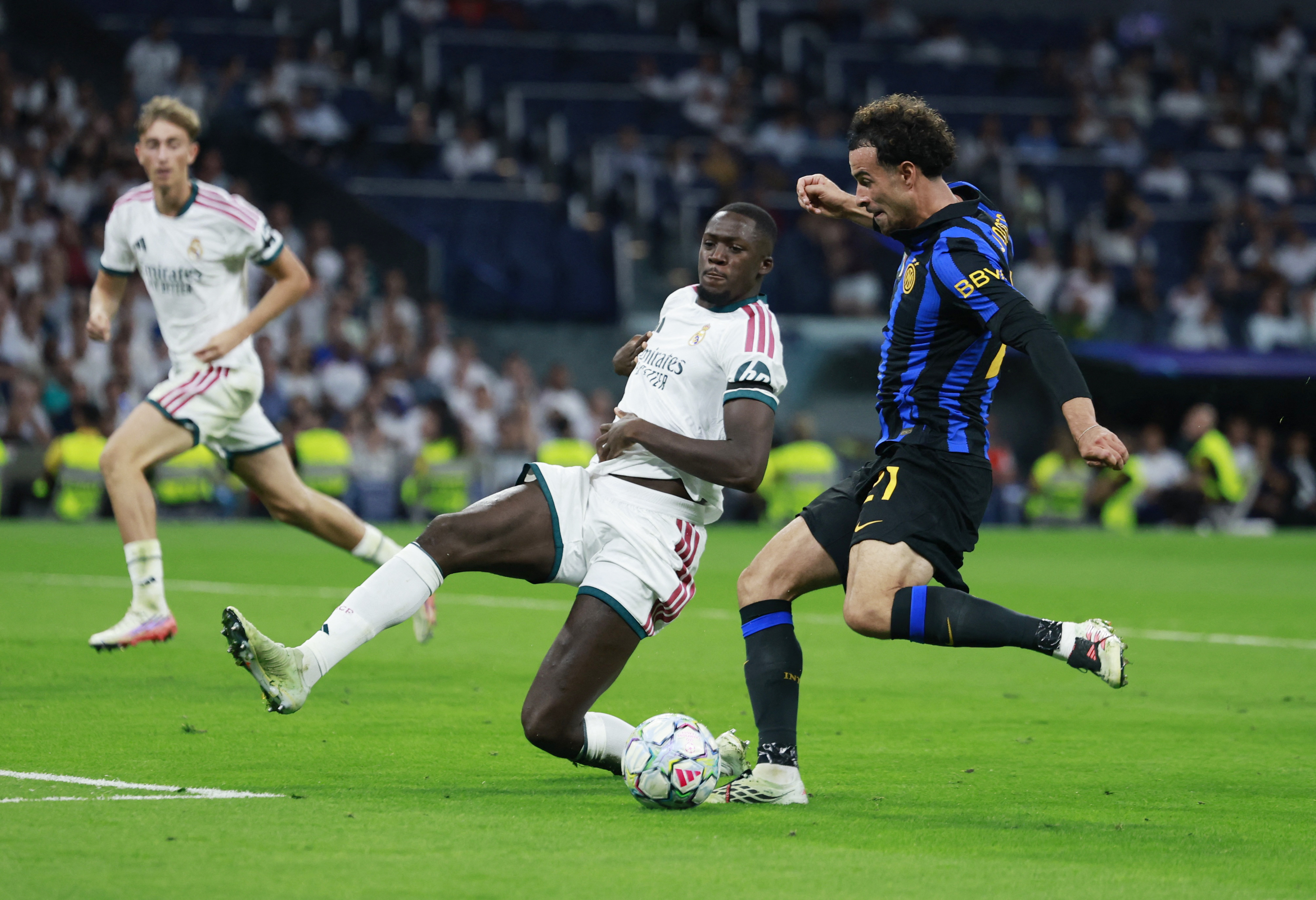 image Real punish Inter errors, Haaland double lifts Man City