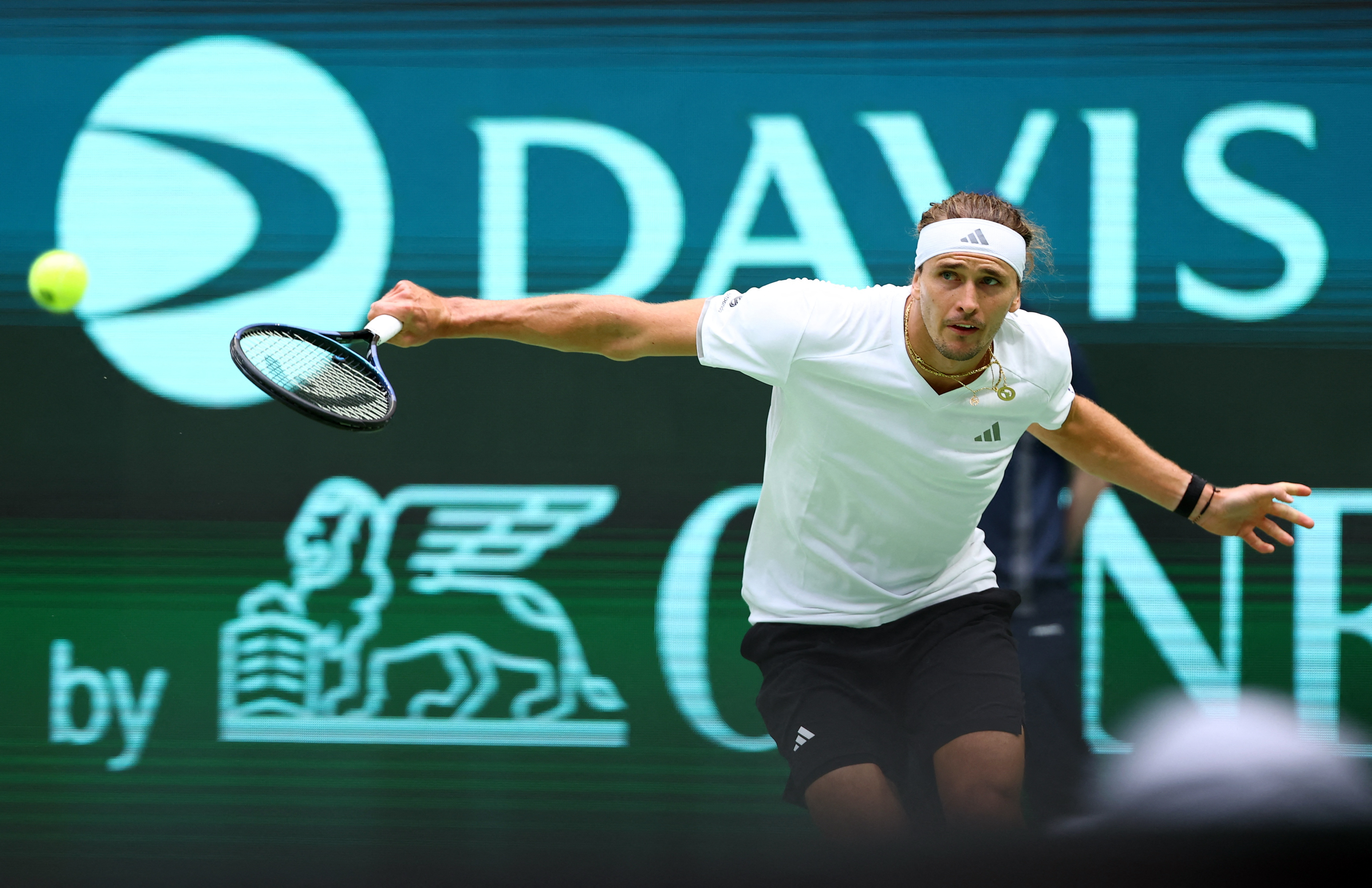 cover Zverev leads Germany into Davis Cup Final 8