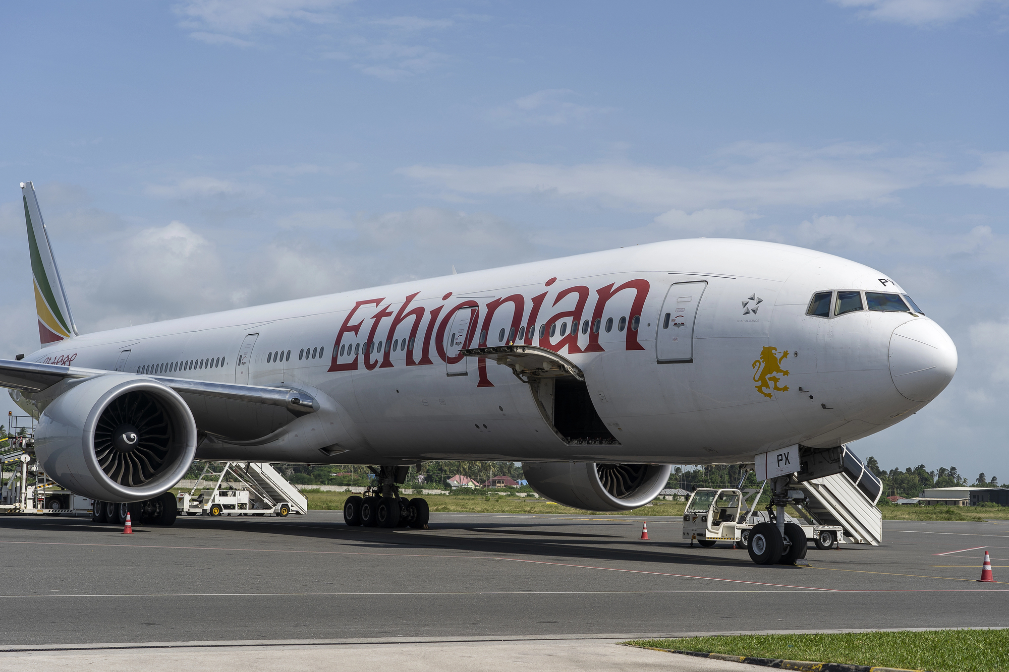 image Tigrayan forces seize airport, Ethiopian Airlines suspends flights