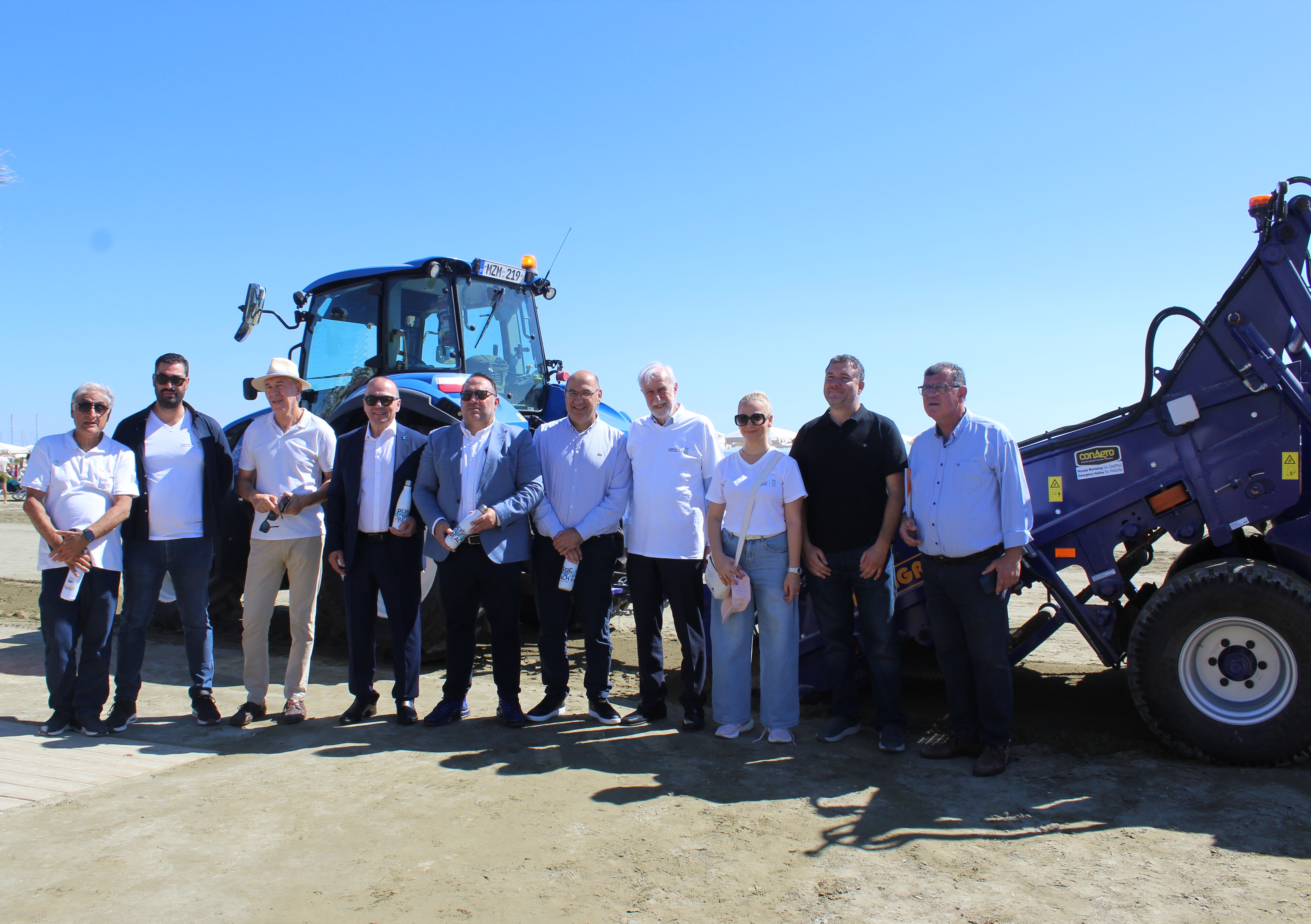 cover Finikoudeas beach cleaned ahead of World Tourism Day