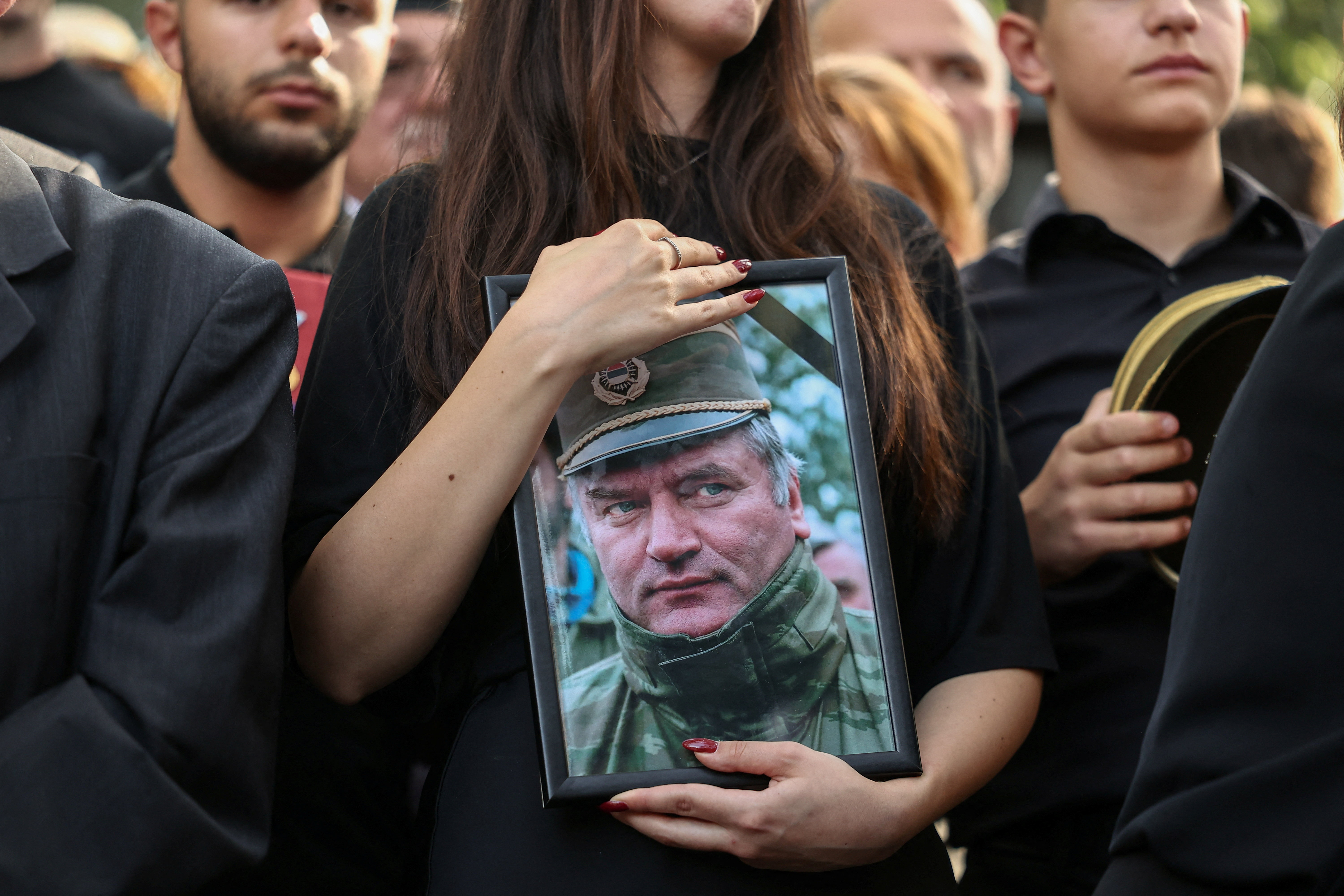 cover Mladic funeral draws thousands and opens old wounds, EC President von der Leyen shocked by turnout