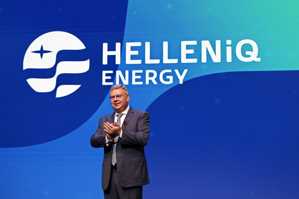 cover HELLENiQ ENERGY&#8217;s Andreas Shiamishis named top CEO in &#8216;Oil &amp; Gas&#8217; category for 2026