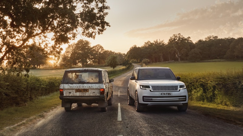 cover Range Rover Electric enters electric era without forgetting roots