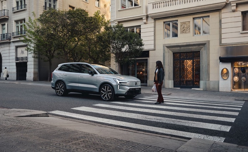 cover Volvo unveils digital assistant that rewards safe driving