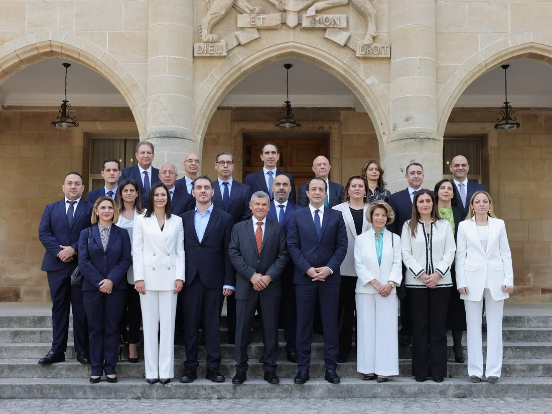 cover Former minister failed to declare €2.4 million in assets, MP confirms