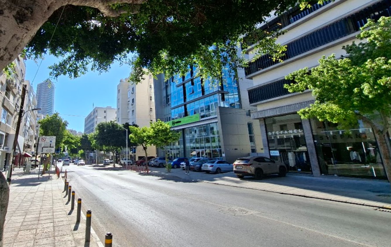 cover Cyprus Business Now: economy, shipping, tourism, TechIsland, Eurobank, energy
