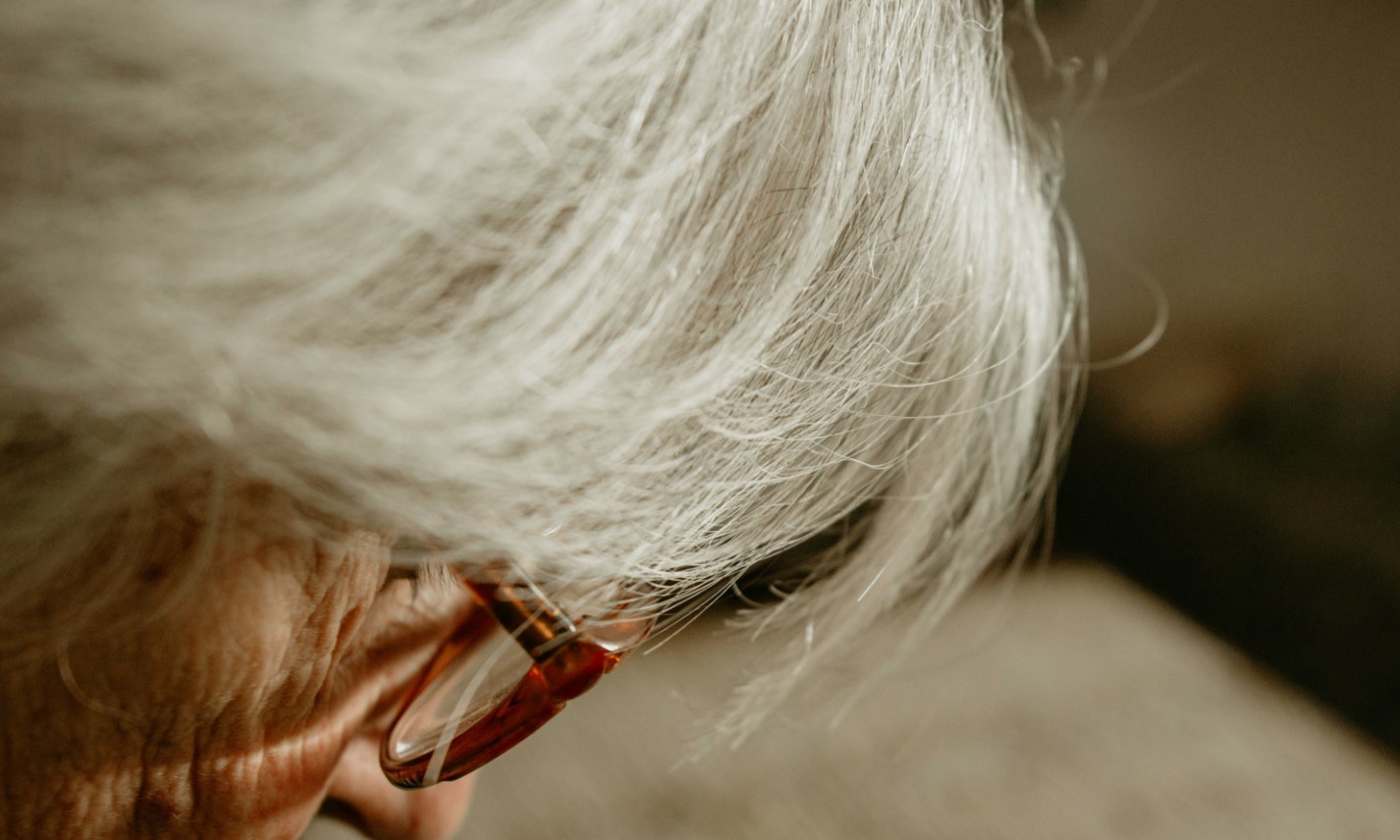 cover Using AI to stay one step ahead of dementia