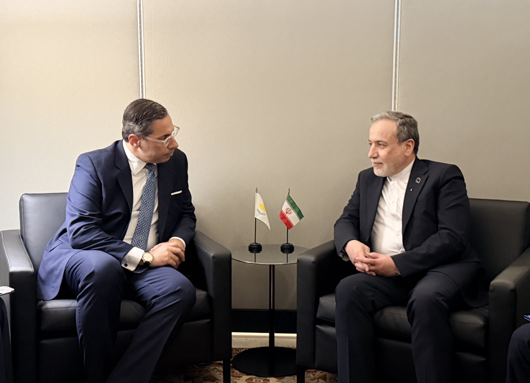 cover Kombos tells Iran’s Araghchi of hope for ‘lasting regional de-escalation’