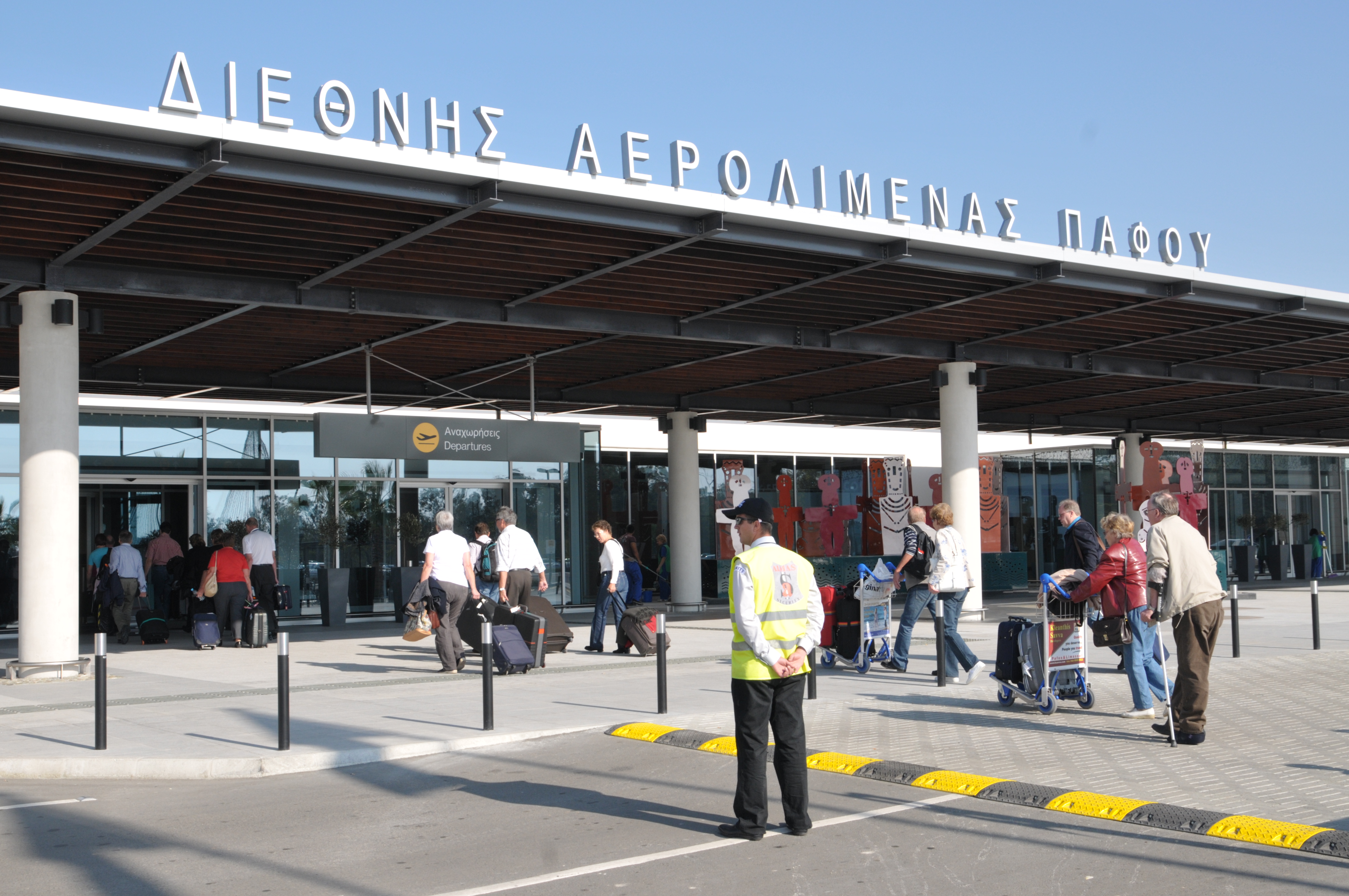 cover Paphos Airport (PFO): the complete guide for arrivals, transfers and parking