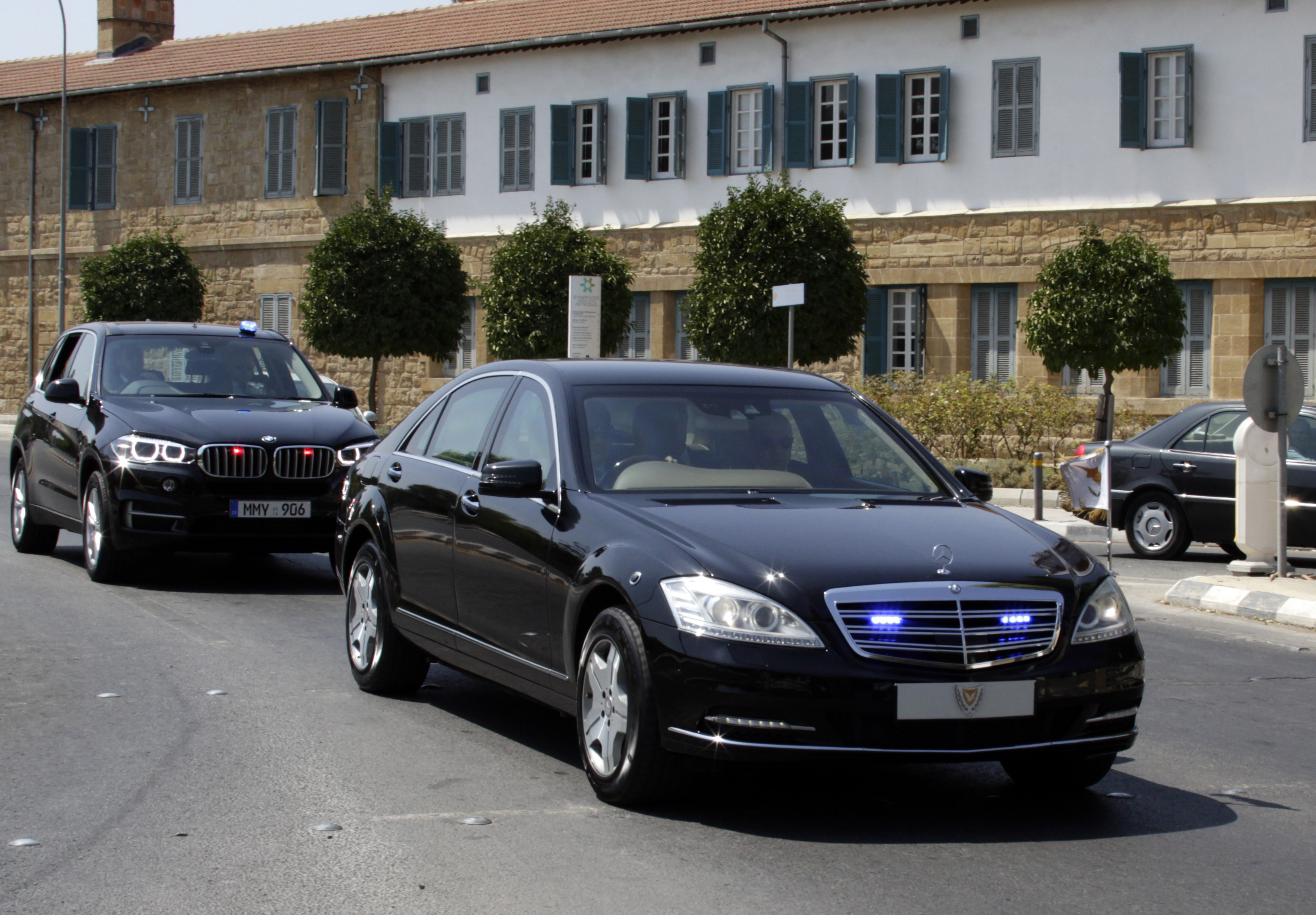cover President denies knowledge of €595,000 armoured limousine