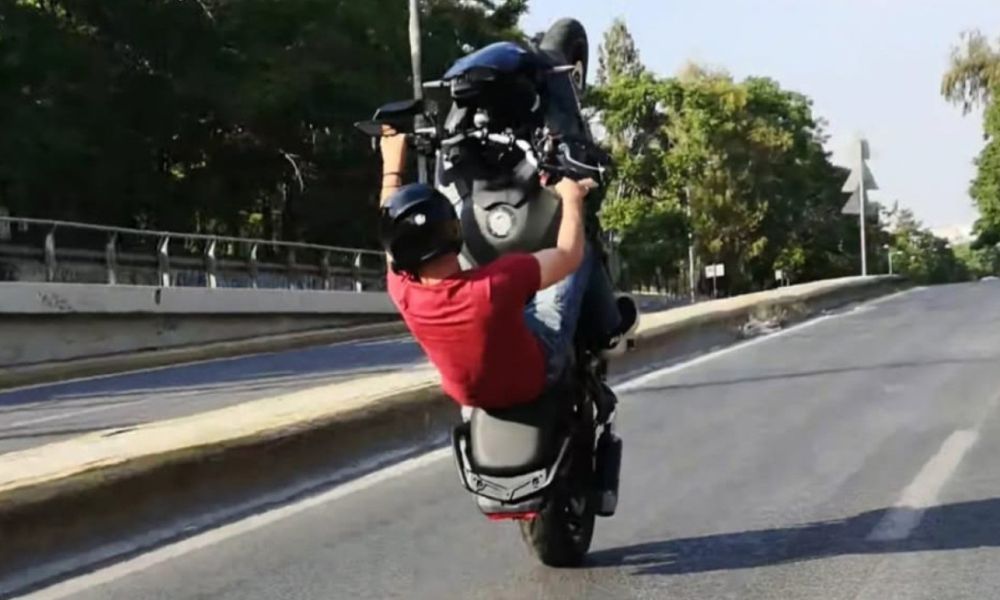 image Police urged to take tougher action over dangerous motorcycle stunts