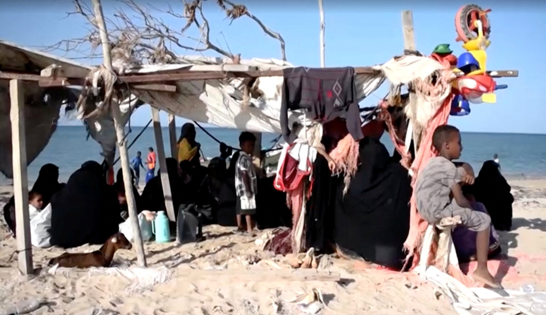 cover Yemen conflict displaces over 100,000 people, UN says