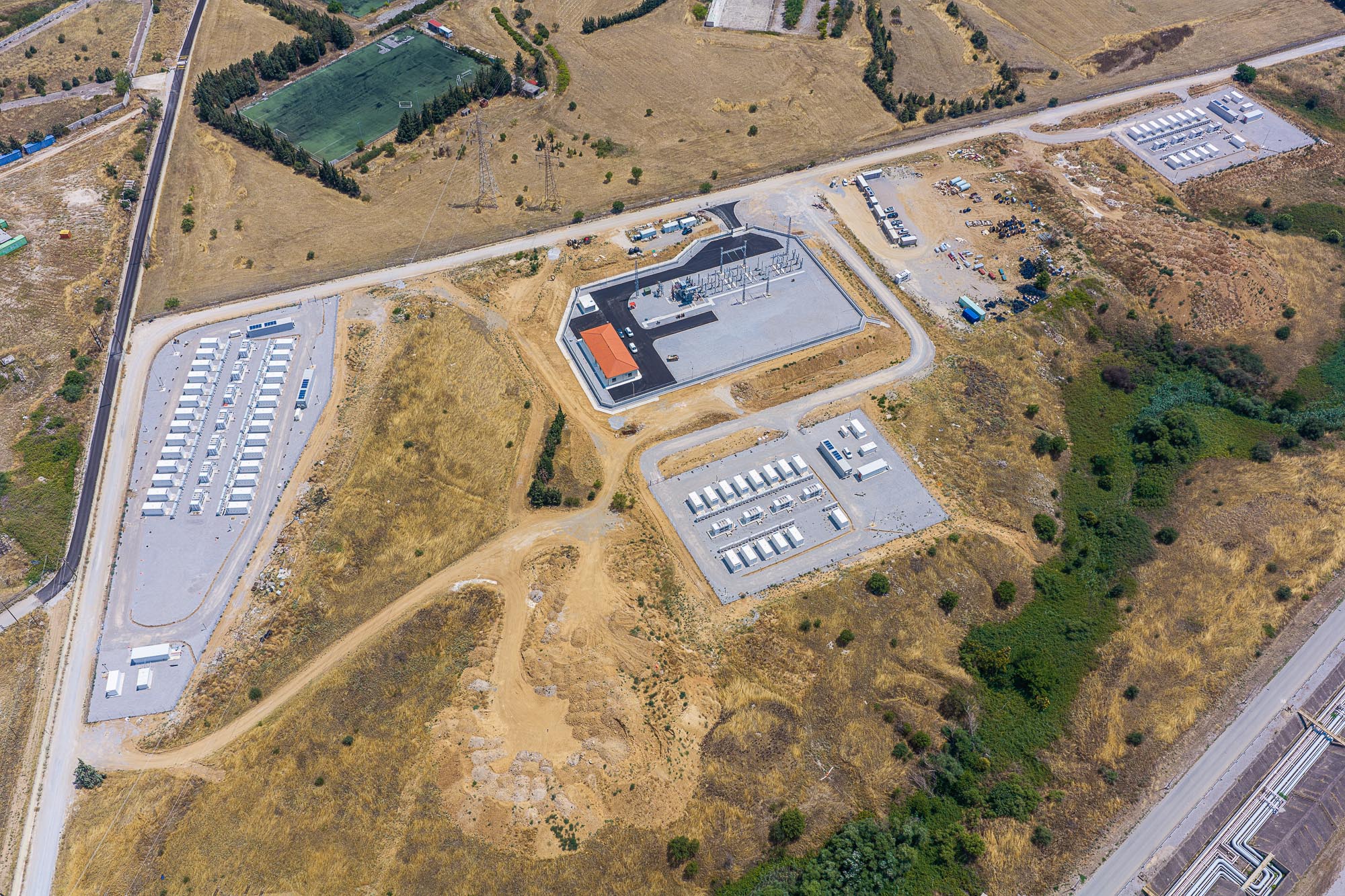 cover HELLENiQ ENERGY launches €50 million battery storage project