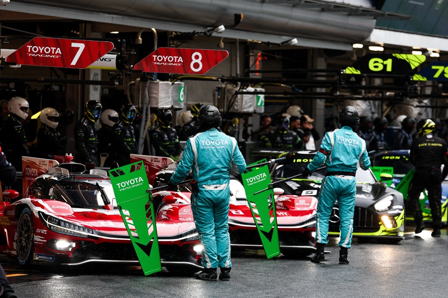 Double victory, world title for TOYOTA RACING in Barcelona