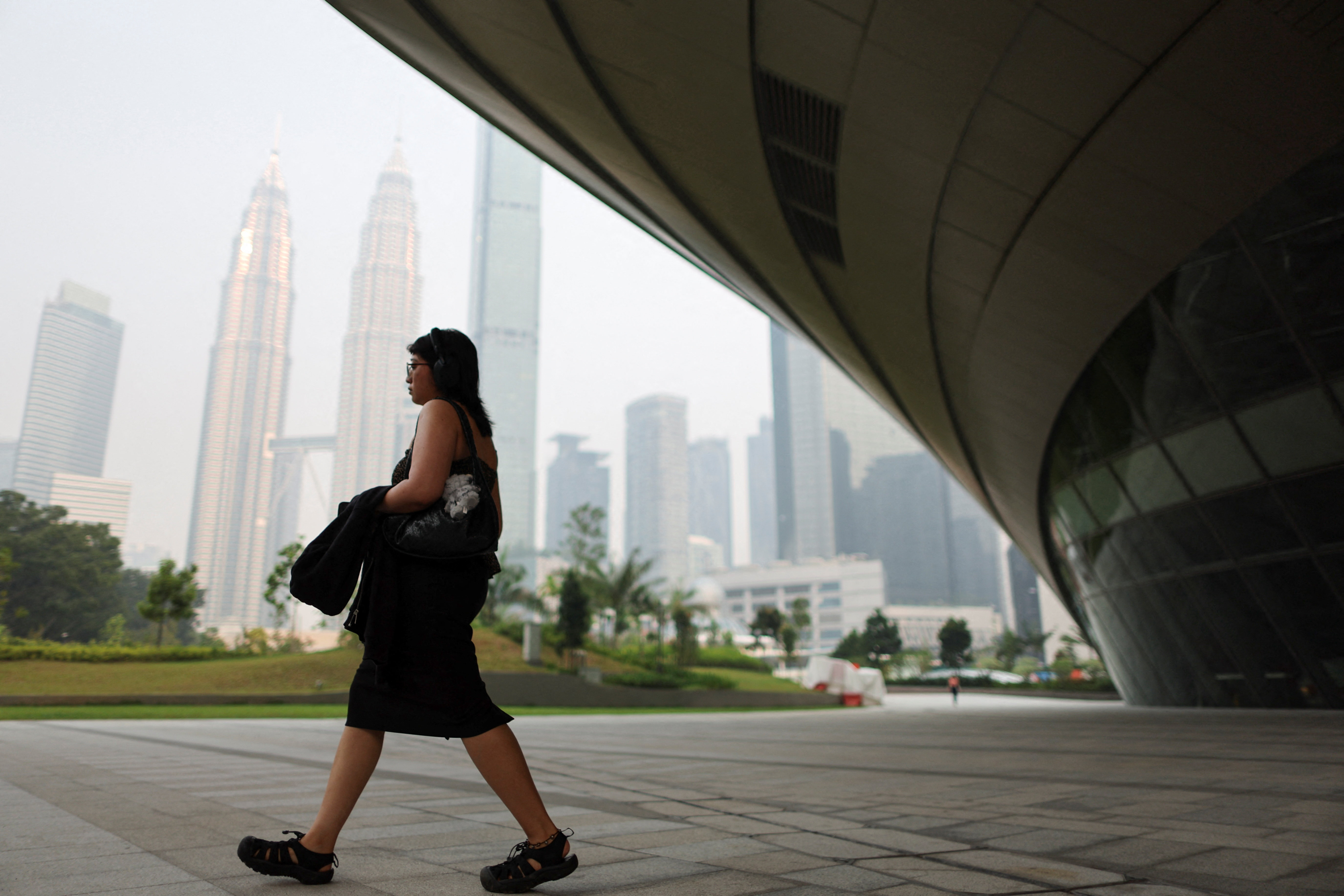image Smog shuts down schools in Malaysia