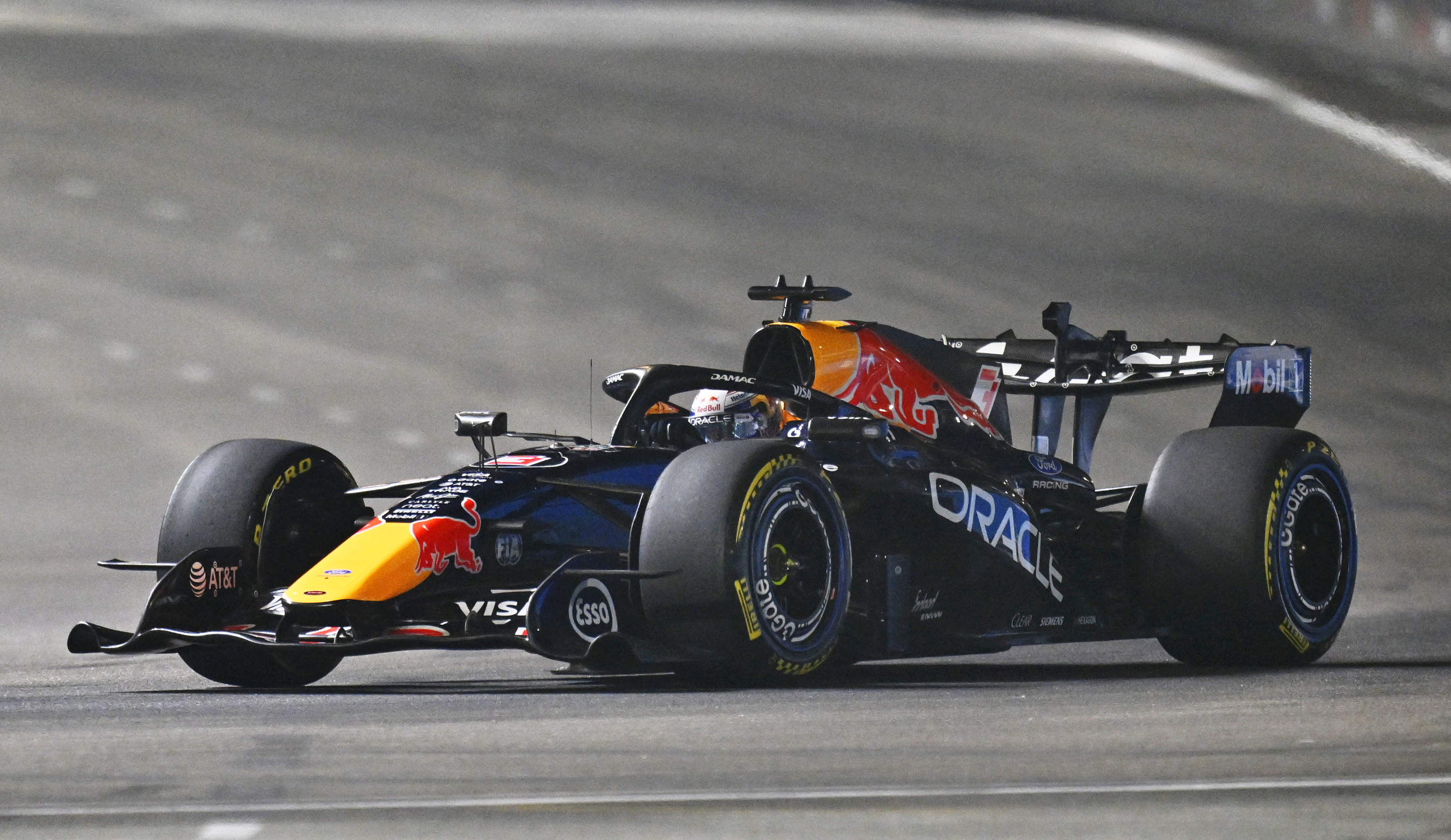 image Verstappen pips Russell to sprint pole at Singapore Grand Prix