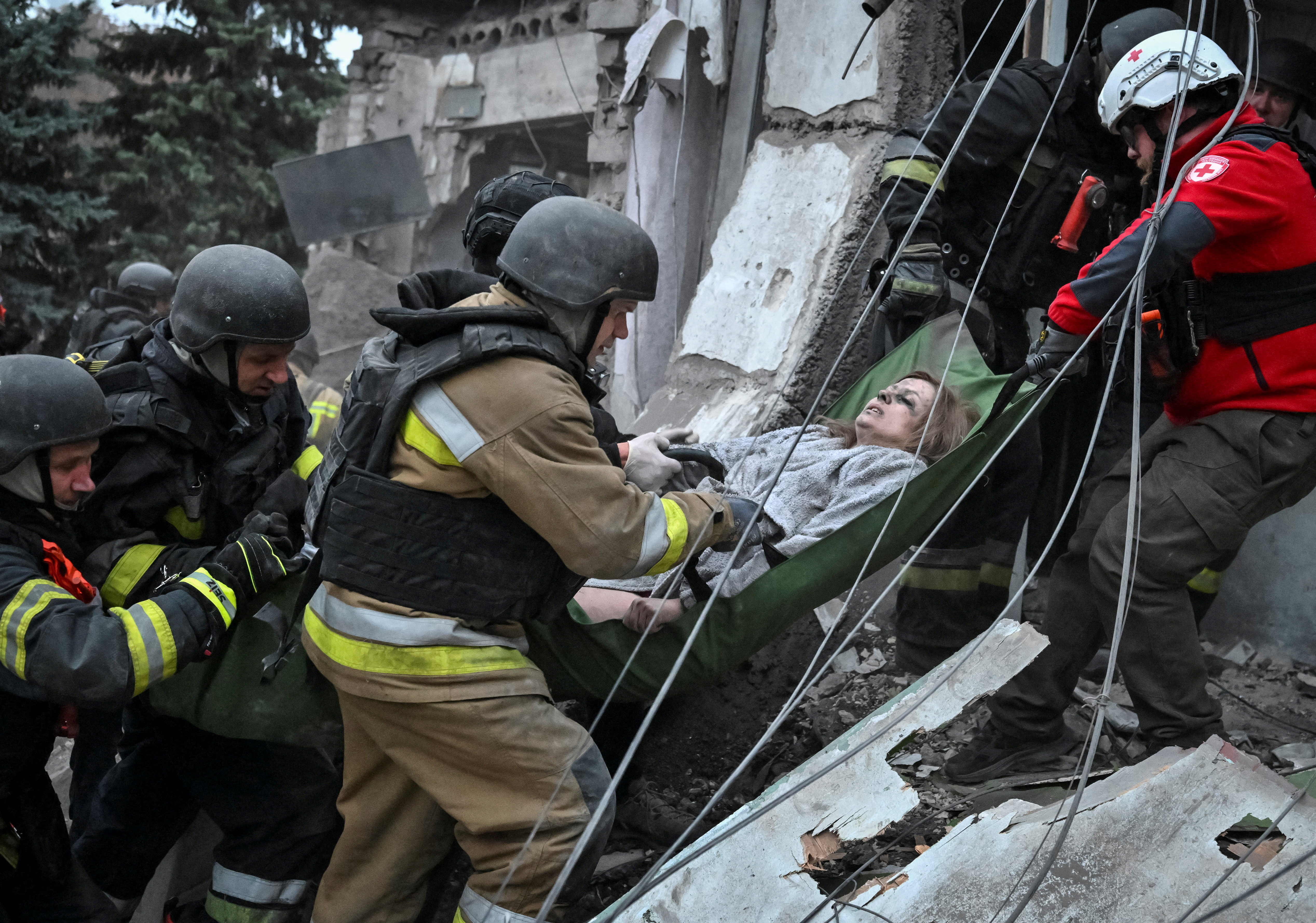 cover Russian attack on Ukrainian city kills 12, a day after Trump eases diesel sanctions on Moscow