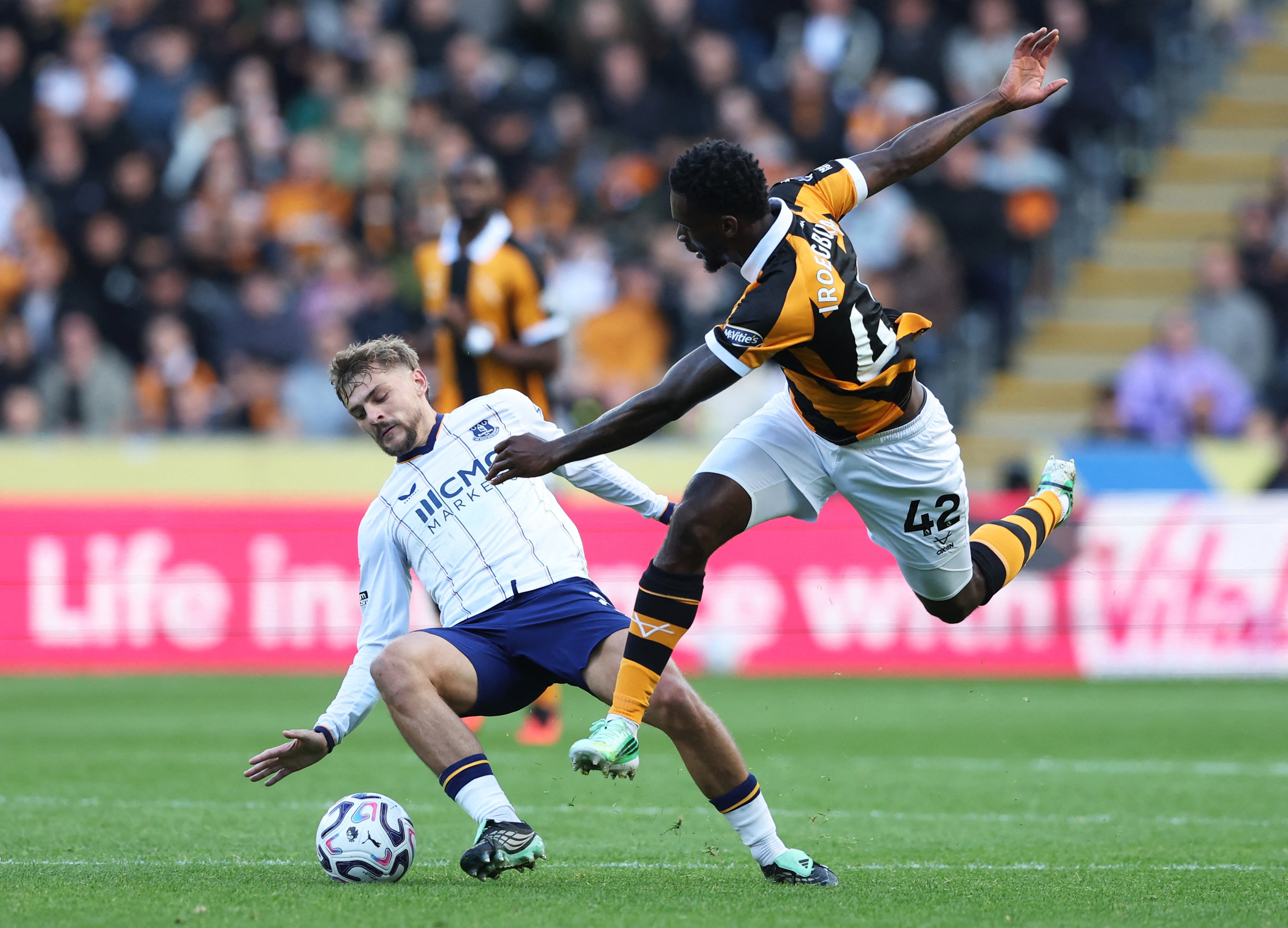 cover Hull and Everton draw 2-2