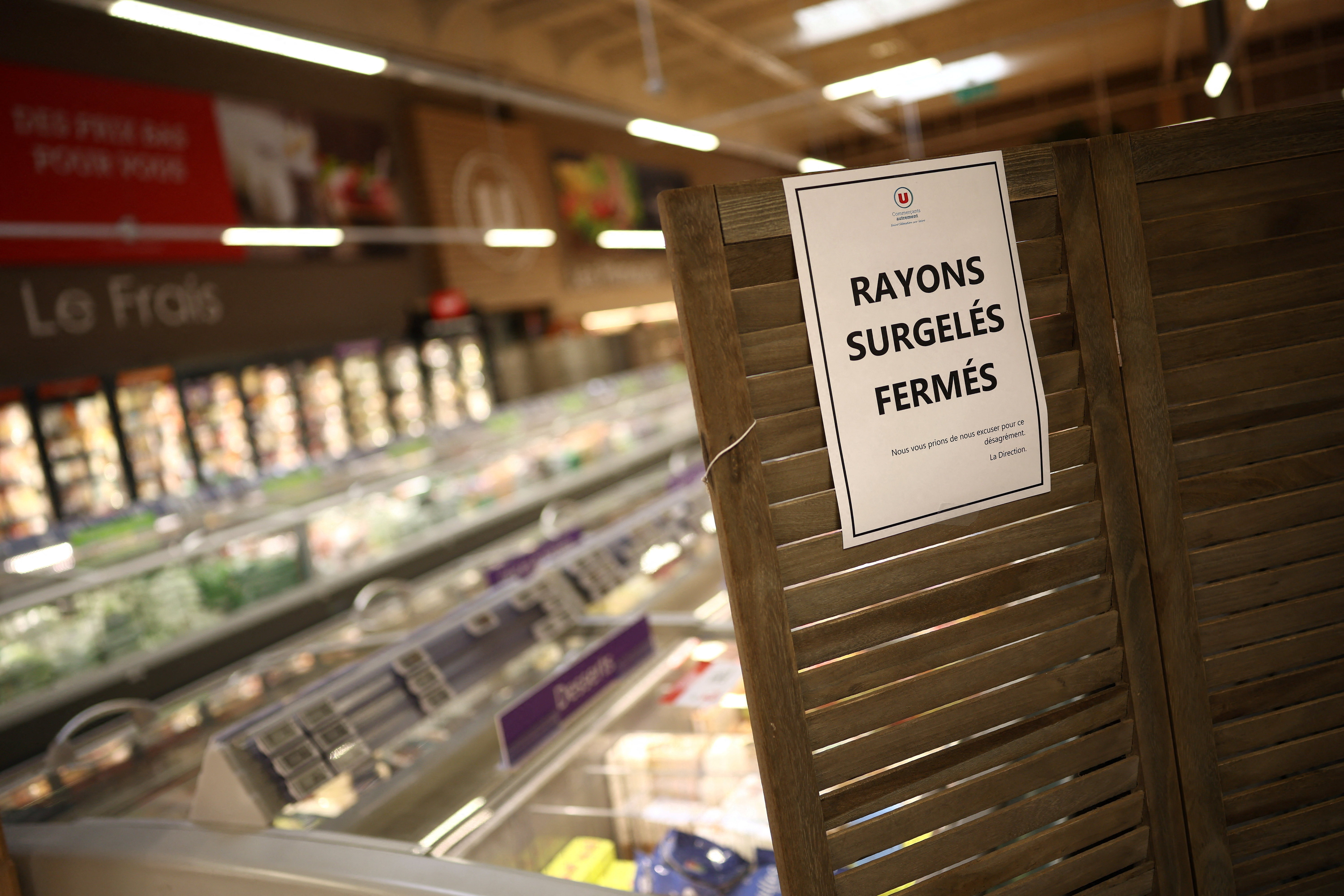 image Hackers heat French supermarket fridges, sparking fires and food losses