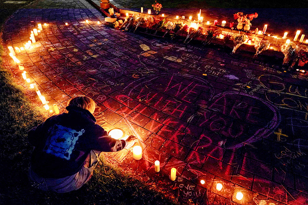 image Shooter kills four at Oregon elementary school before being shot dead by community member