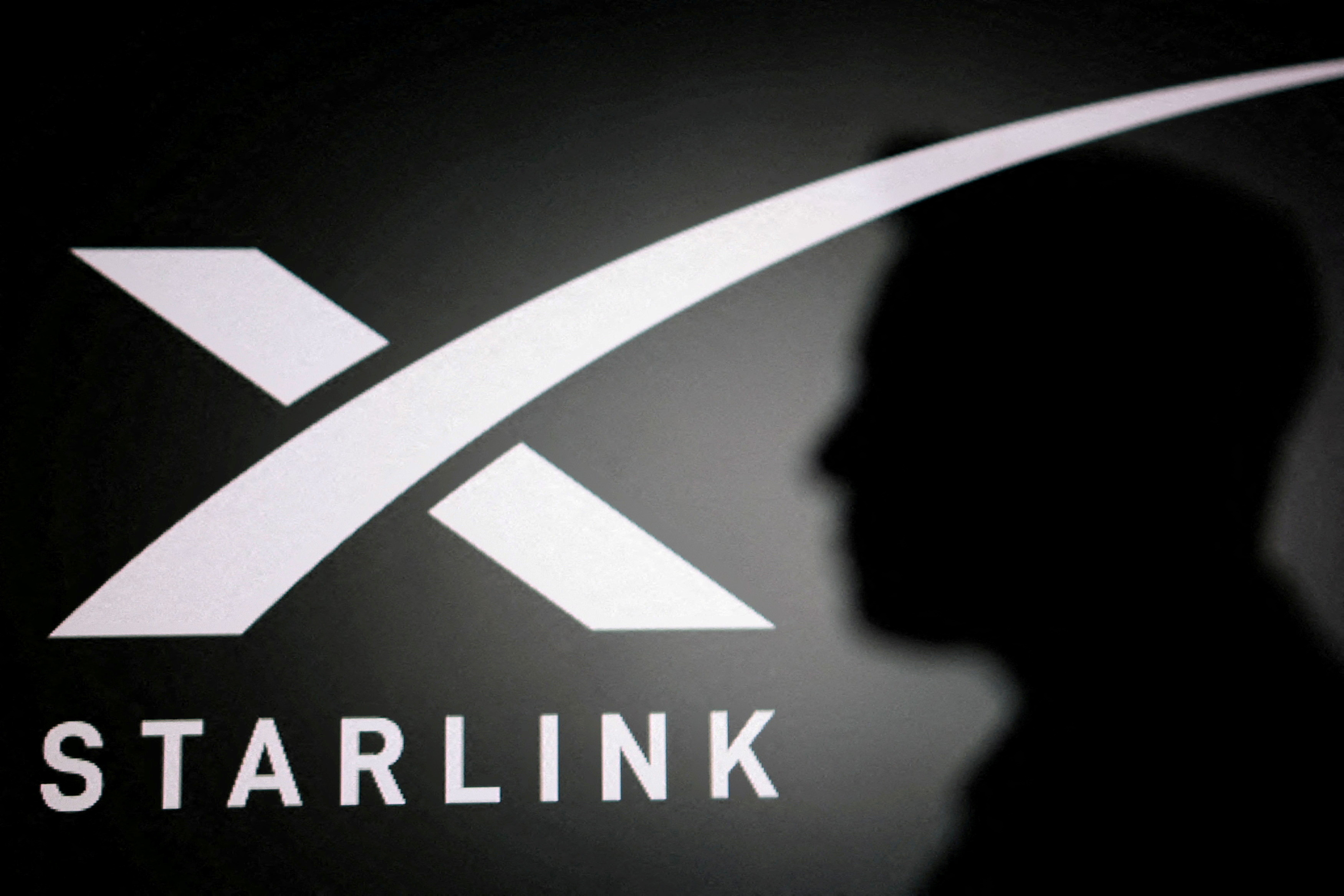 cover Israeli firm accused of spying on Starlink users using online adverts